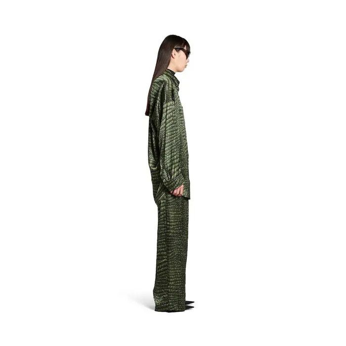 Balenciaga o1bcso1str0426 Cocoon Shirt in Green Size XS / US 0-2 / IT 36-38 - 3 Thumbnail