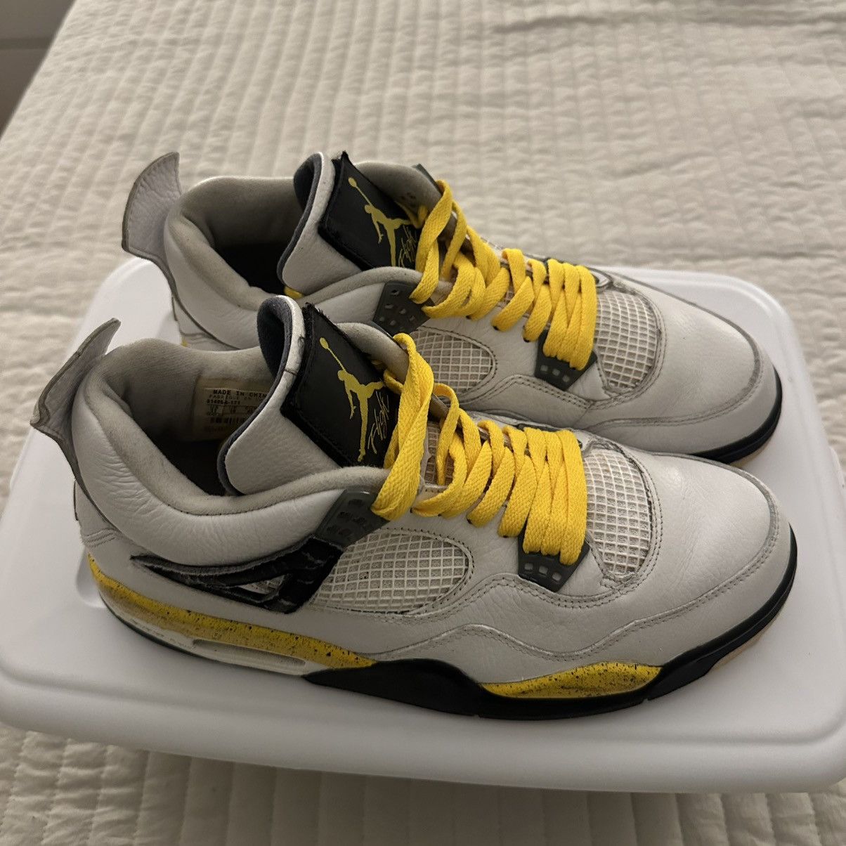 Jordan Brand Jordan 4 Tour Yellow Rare Air Retro OG Size 11 Size US 11 / EU 44 - 2 Thumbnail