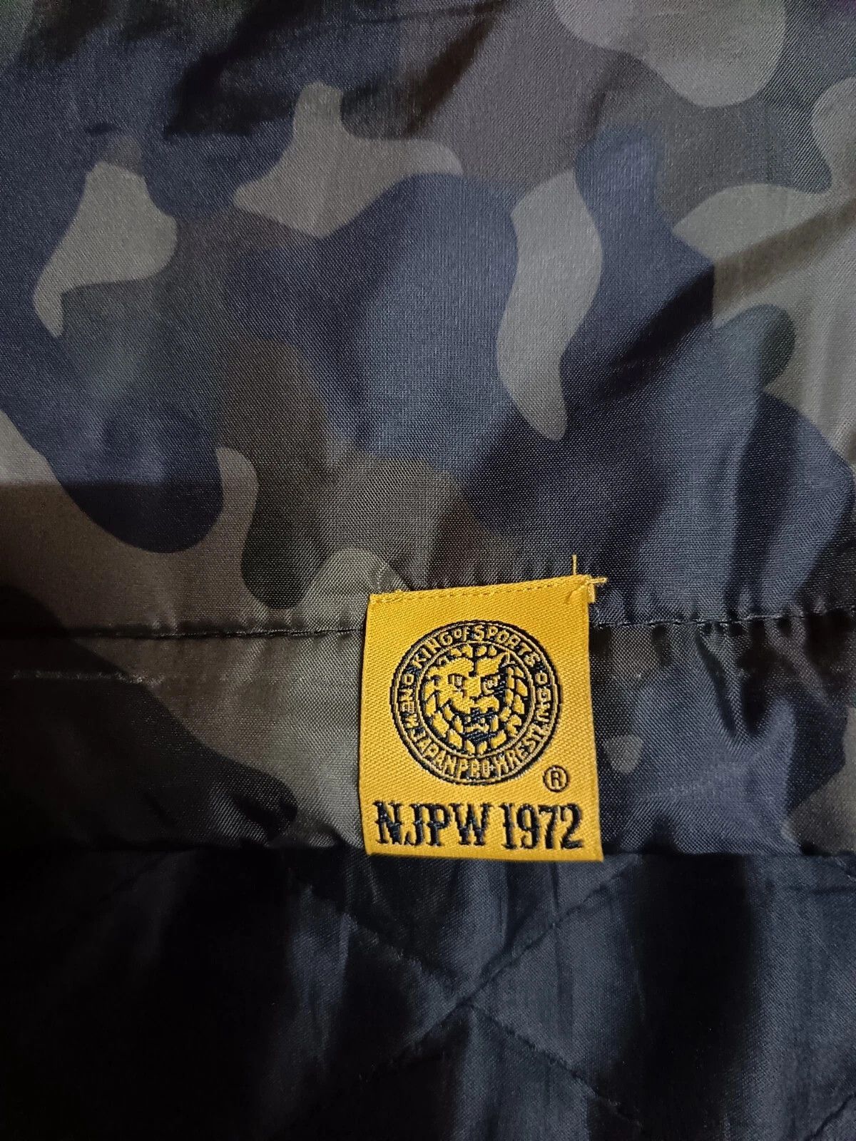 WWE New Japan Pro Wrestling NJPW Puffer Jacket Puroresu Size US XXL / EU 58 / 5 - 8 Thumbnail