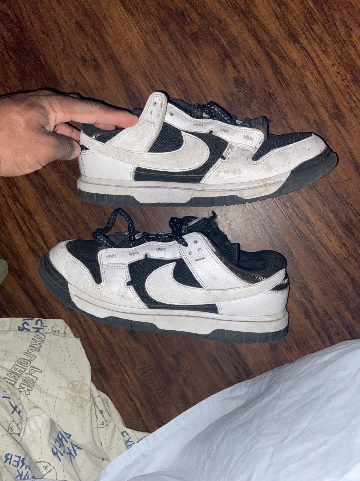 Nike Nike White Black Dunks Size US 9.5 / EU 42-43 - 3 Thumbnail