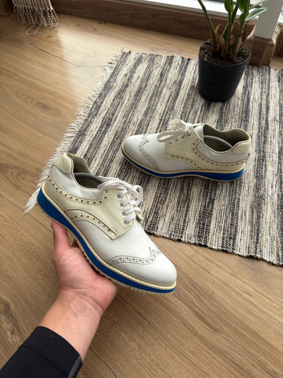Prada PRADA WOOMEN’S WHITE LEATHER WINGTIP LACE UP OXFORD SHOES Size US 7.5 / IT 37.5 - 3 Thumbnail