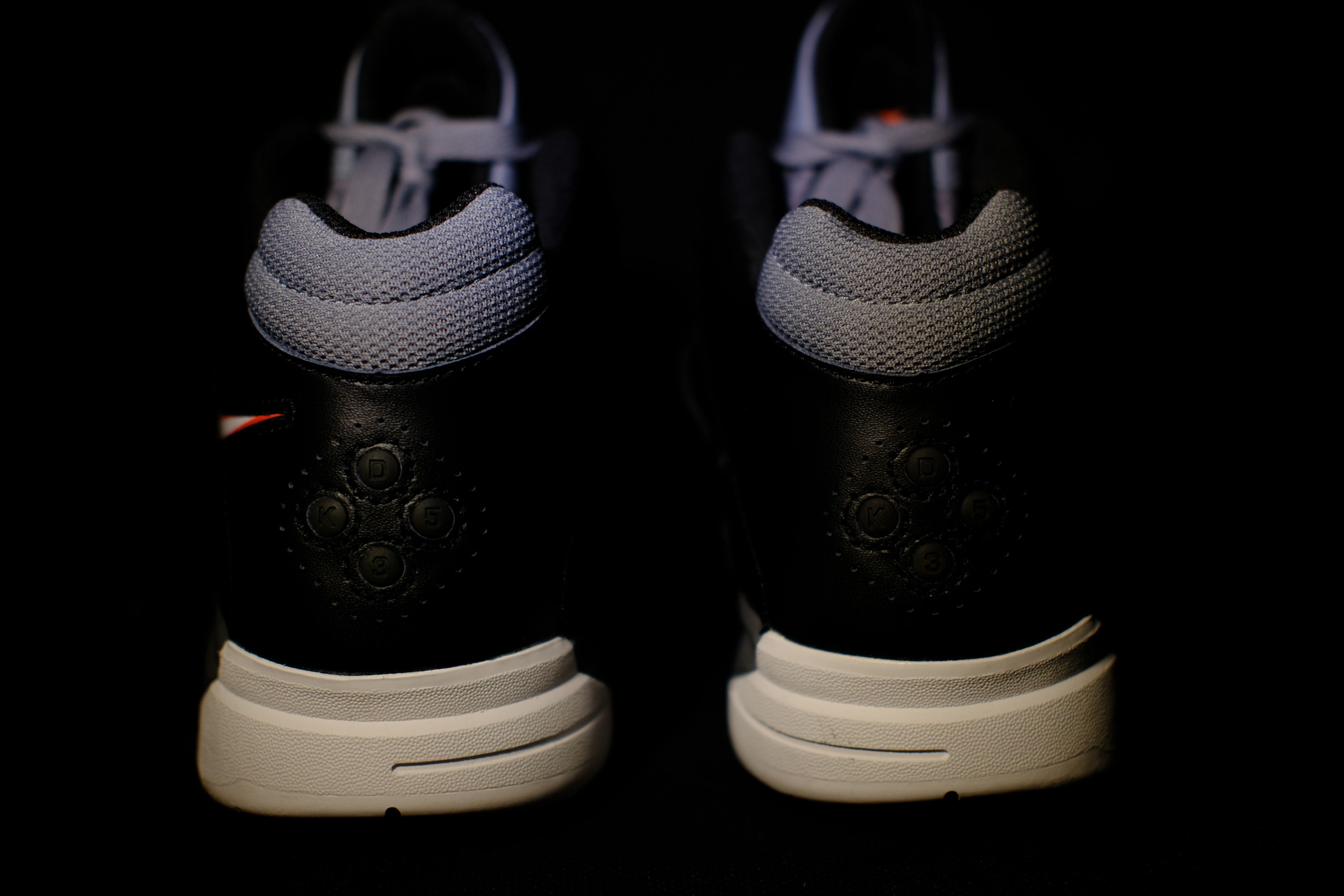 Nike 2010 NIKE Zoom KD 3 Kevin Durant Black Orange Size US 8.5 / EU 41-42 - 6 Thumbnail