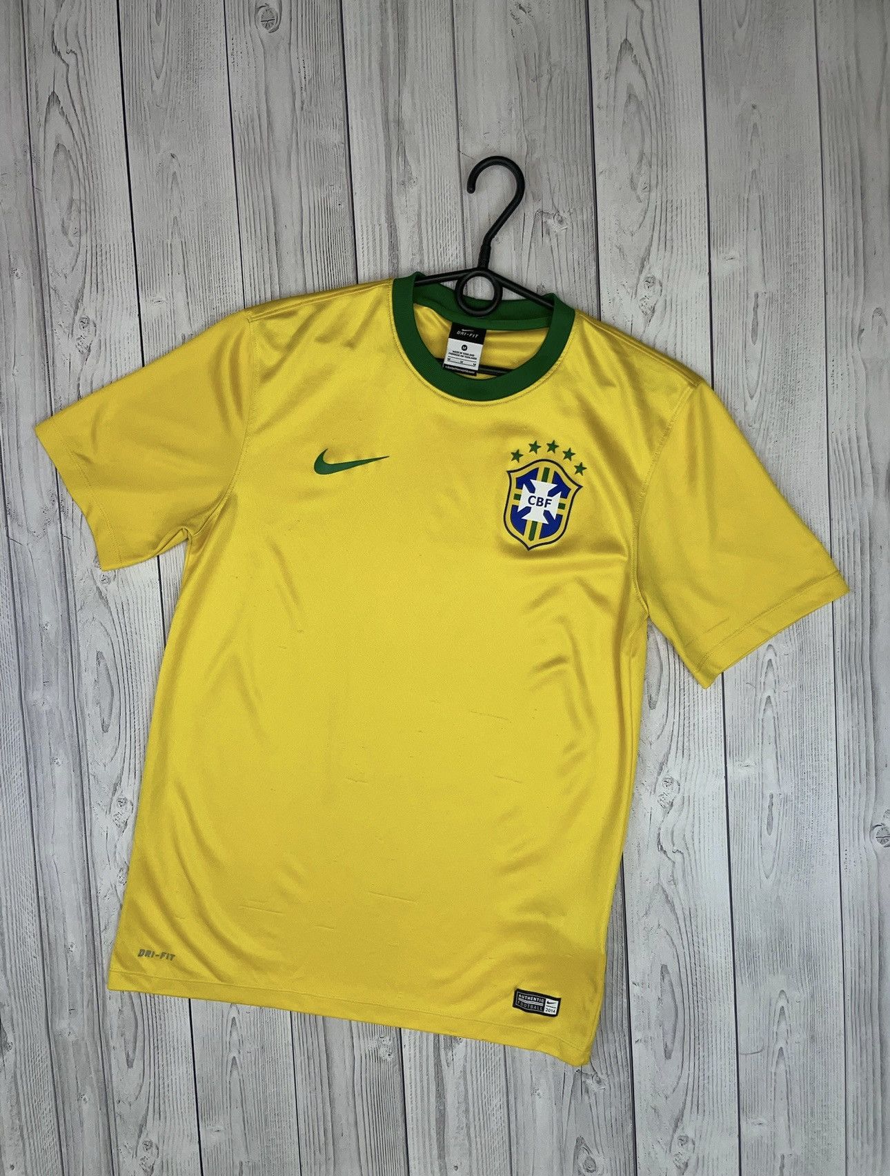 Nike Vintage nike Brazil soccer jersey size M Brasil yellow Size US M / EU 48-50 / 2 - 1 Thumbnail