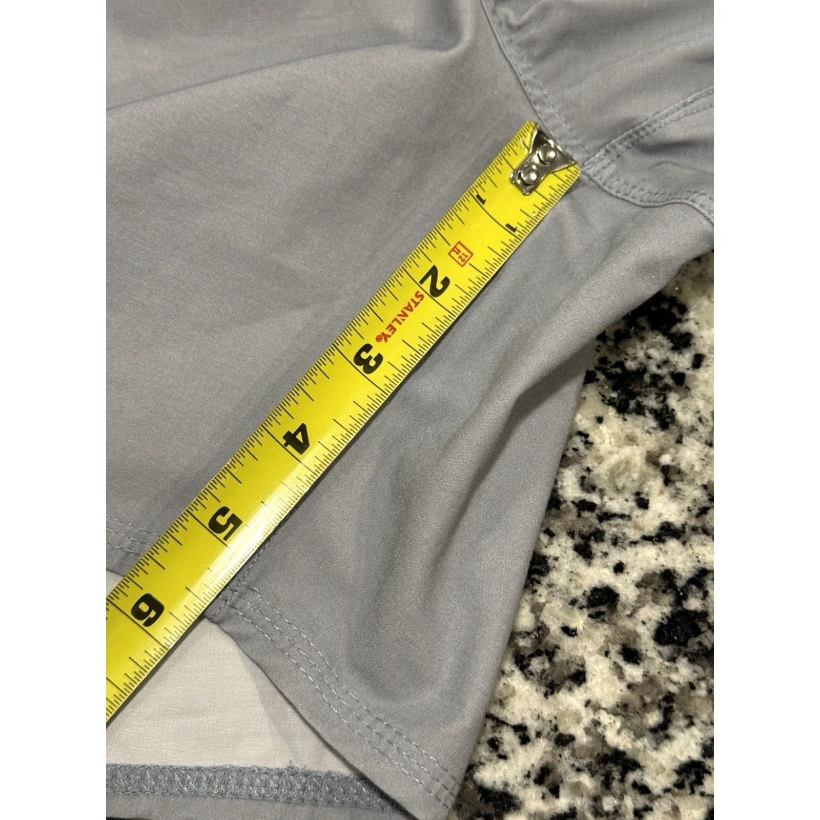Vuori Vuori Shorts Mens Gray Unlined Performance Gym V369 Short Size US 33 - 4 Thumbnail