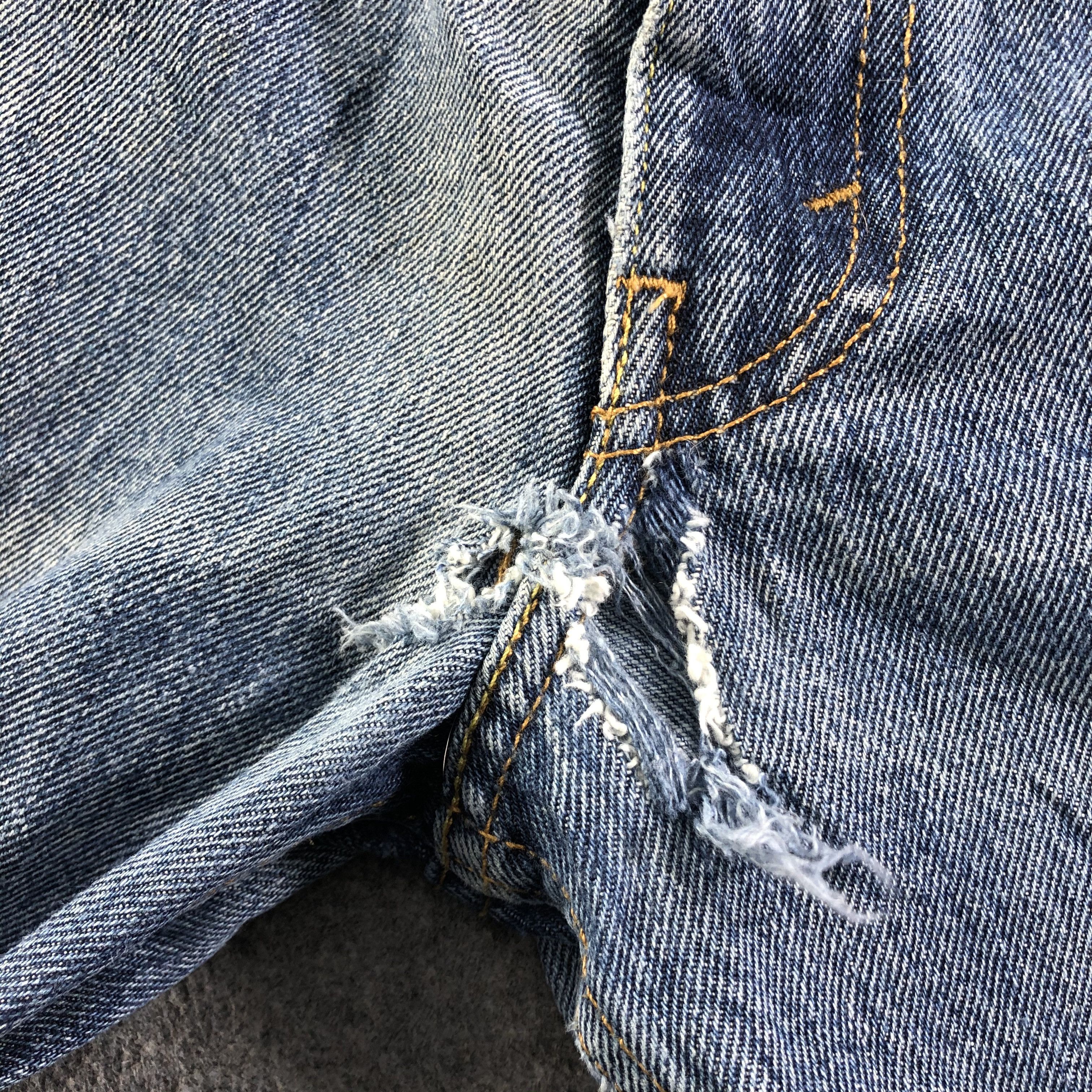 Levi's Vintage Blue Wash Levis 550 Jeans-J3228 Size US 35 - 9 Thumbnail