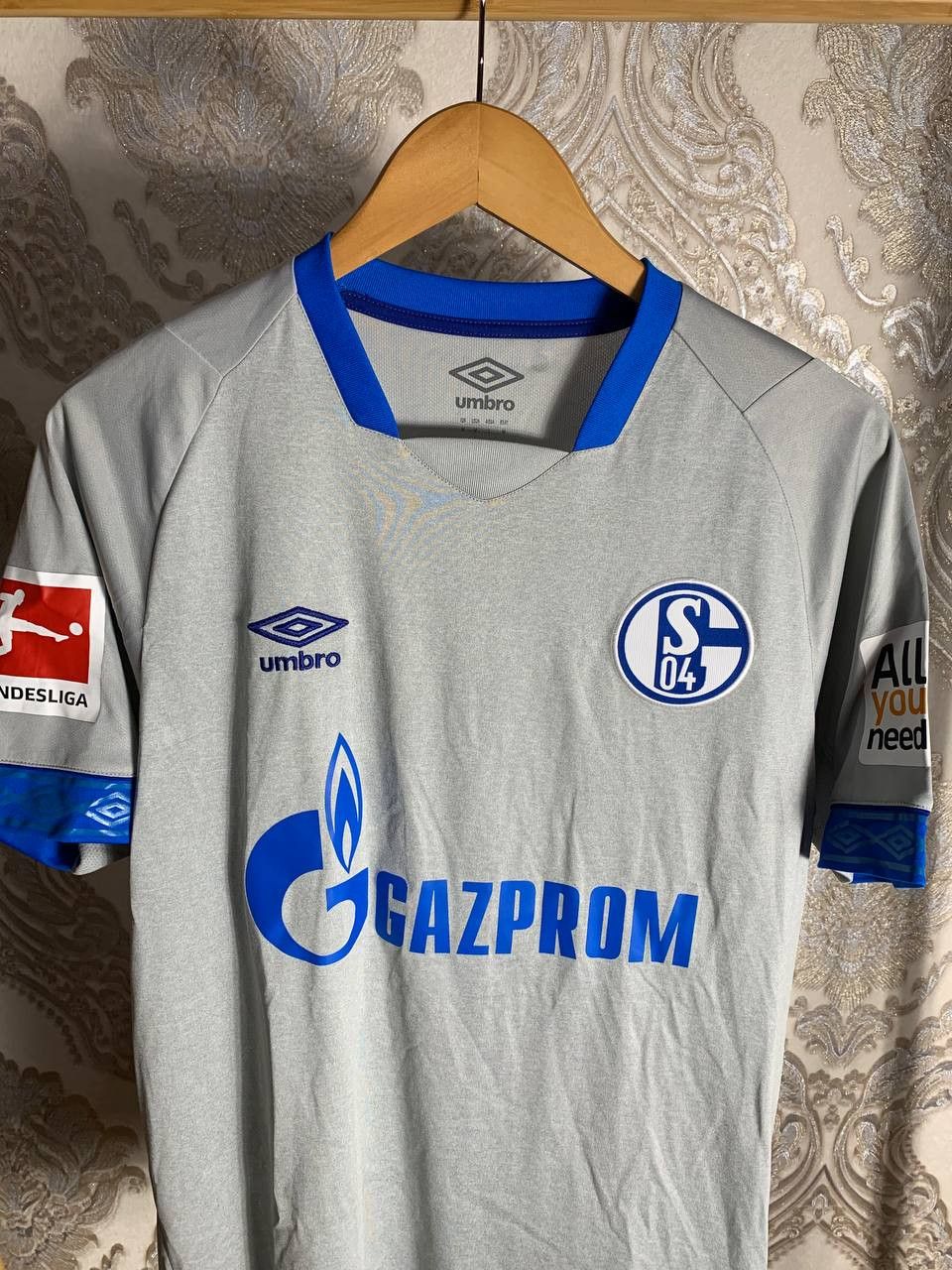Umbro Vintage Umbro FC Schalke 04 Germany Soccer Jersey Retro Y2K Size US M / EU 48-50 / 2 - 3 Thumbnail