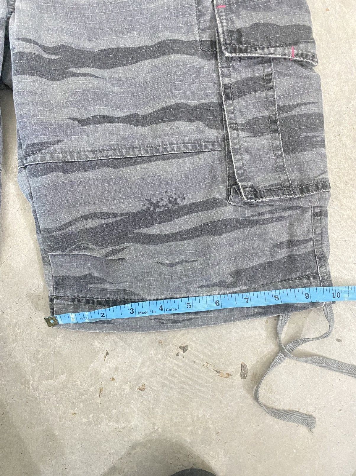 Quiksilver QUIKSILVER TIGER STRIPE CARGO SHORTPANTS Size US 30 / EU 46 - 11 Thumbnail