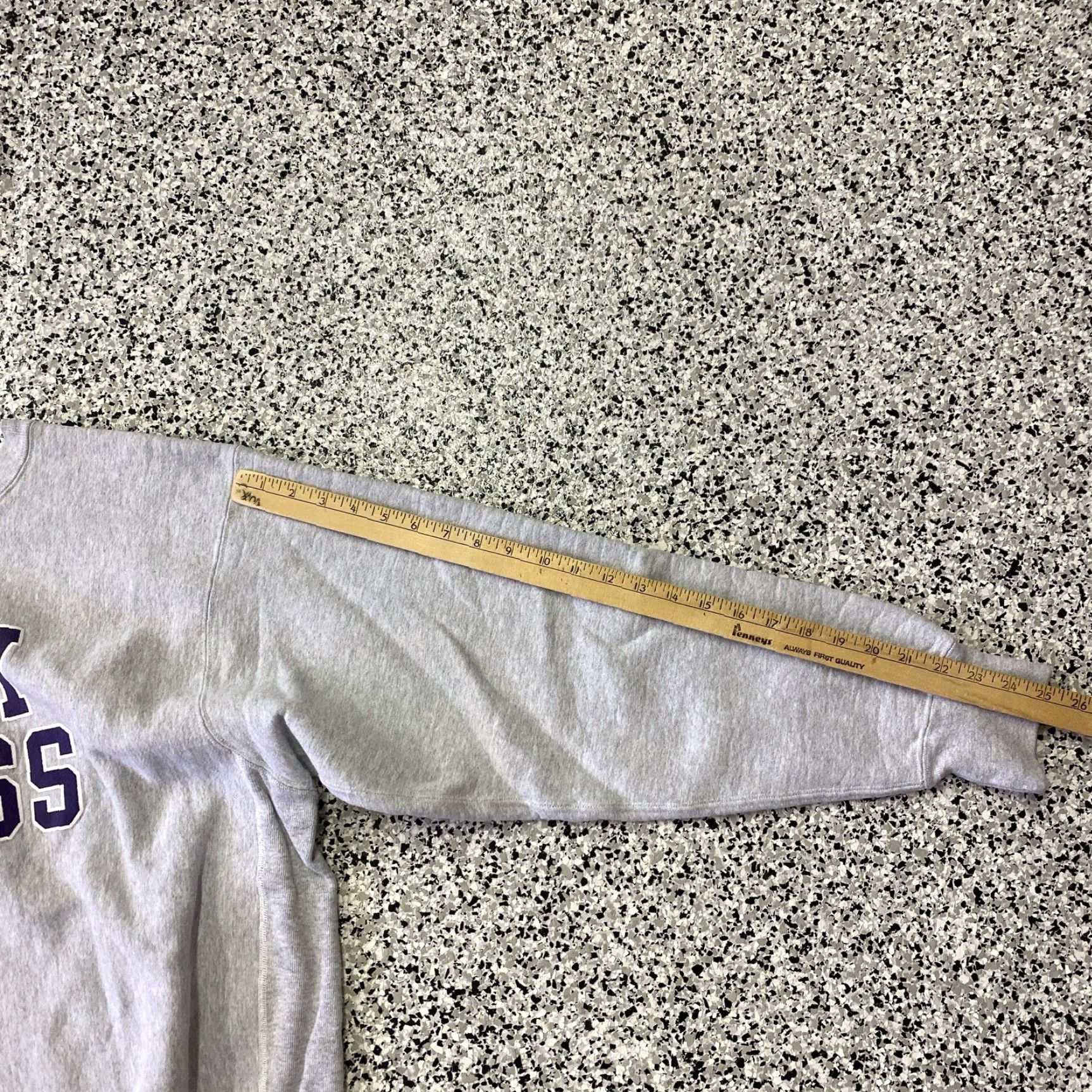 Vintage VINTAGE The Cotton Exchange Champion Reverse Weave Sweatshirt Gray XL Crew Neck Long Sleeve University 90s Holy Cross Men Sag (Wait: that's wrong) Size US XL / EU 56 / 4 - 5 Thumbnail