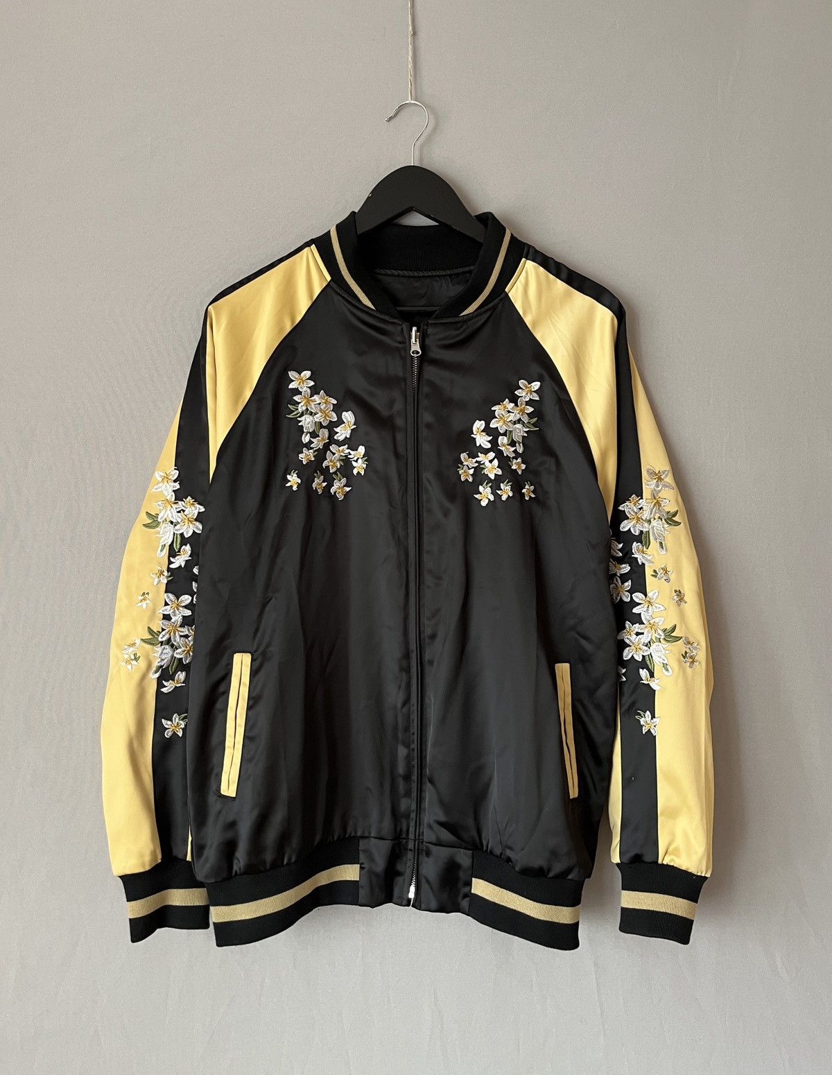 Japanese Brand Hong Kong Sukajan Crane and Flowers Reversible Bomber Jacket Size US XL / EU 56 / 4 - 1 Thumbnail