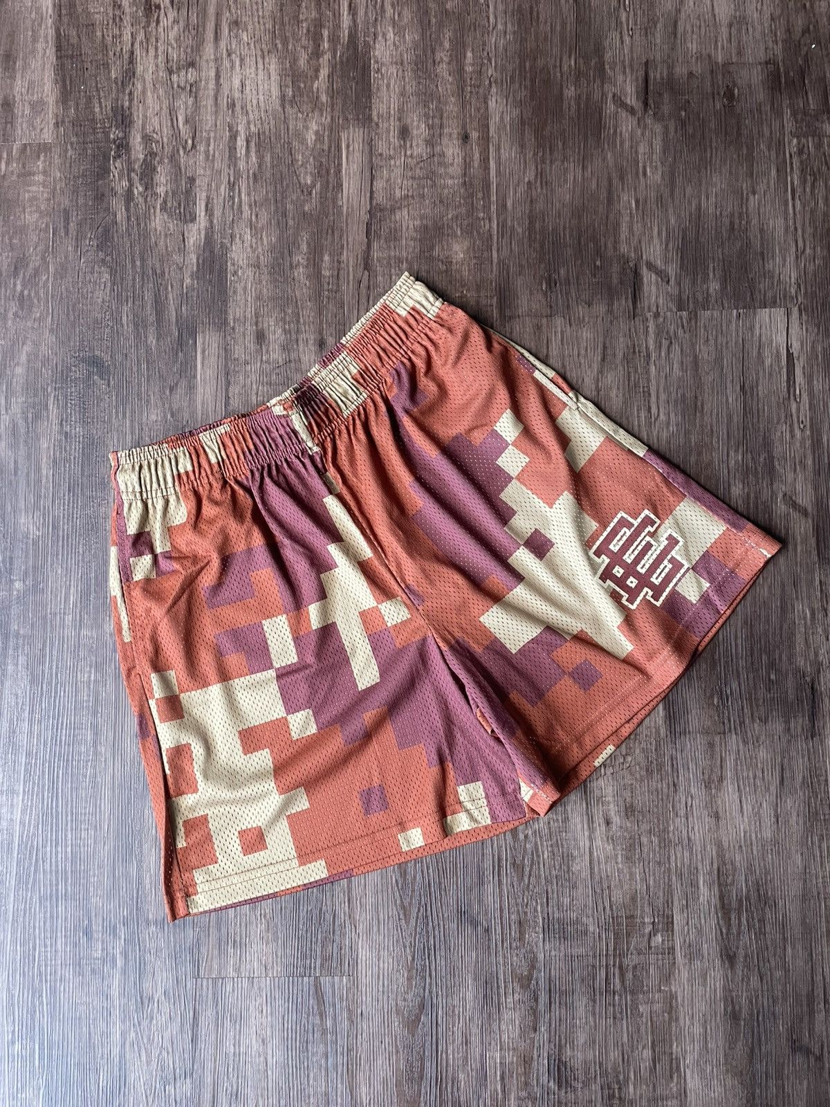 Eric Emanuel eric emanuel digi camo shorts Size US 34 / EU 50 - 1 Thumbnail