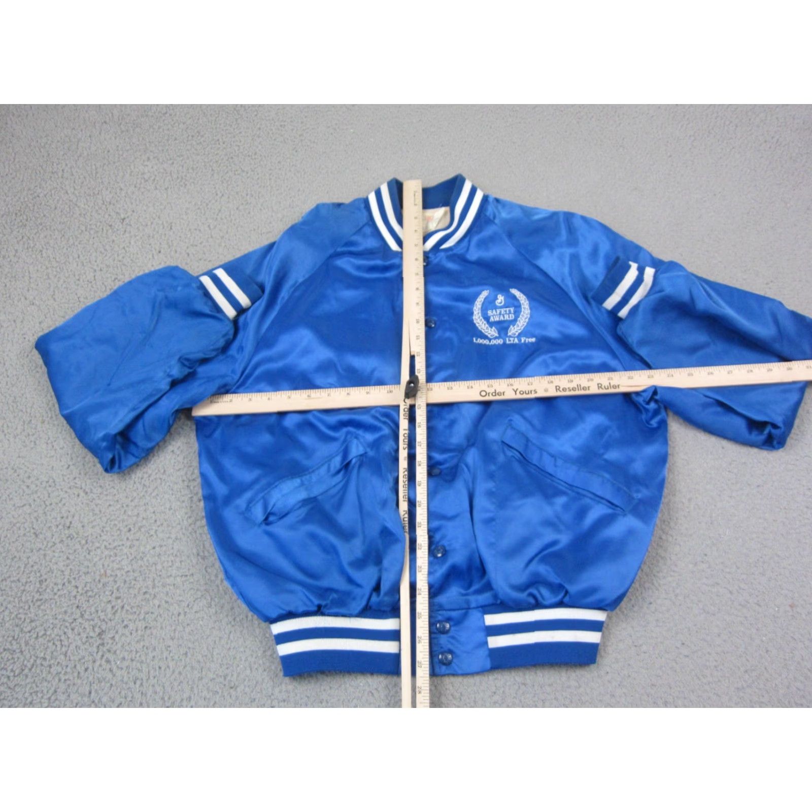 Vintage VINTAGE Bomber Jacket Mens Large Blue Satin General Mills Made in USA 80s Clothing? Size US L / EU 52-54 / 3 - 7 Thumbnail