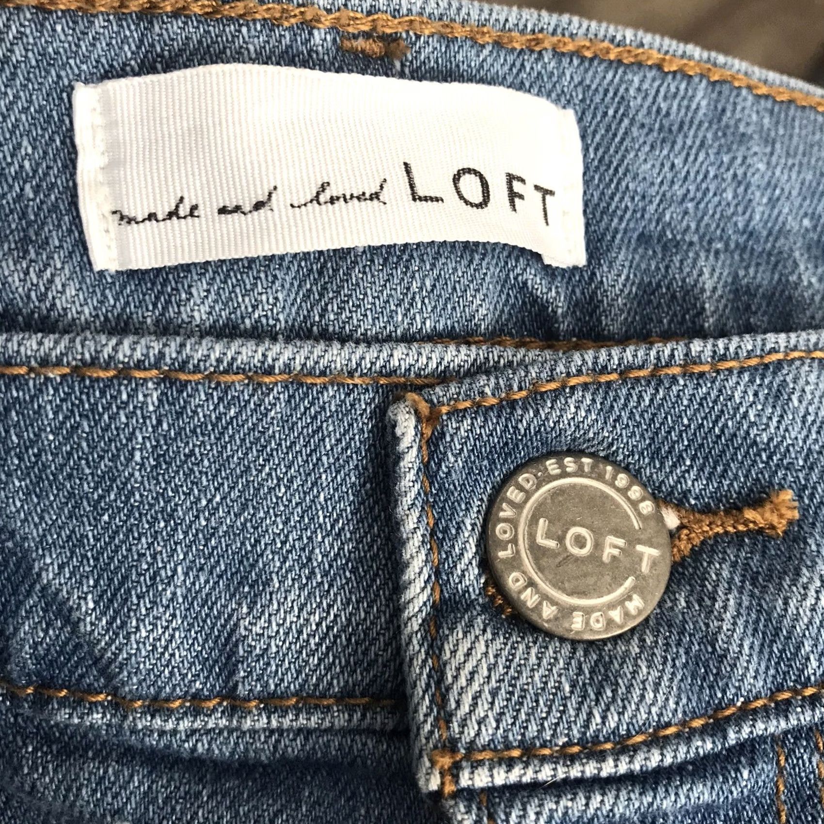 Ann Taylor Ann Taylor Loft Denim Shorts Womens 8 W29 Geometric Distressed Cut Off Raw Hem Size 30" / US 8 / IT 44 - 4 Thumbnail