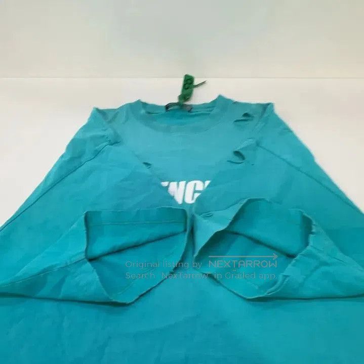 Balenciaga Balenciaga Distressed Logo Short Sleeve T. Size US XS / EU 42 / 0 - 4 Thumbnail