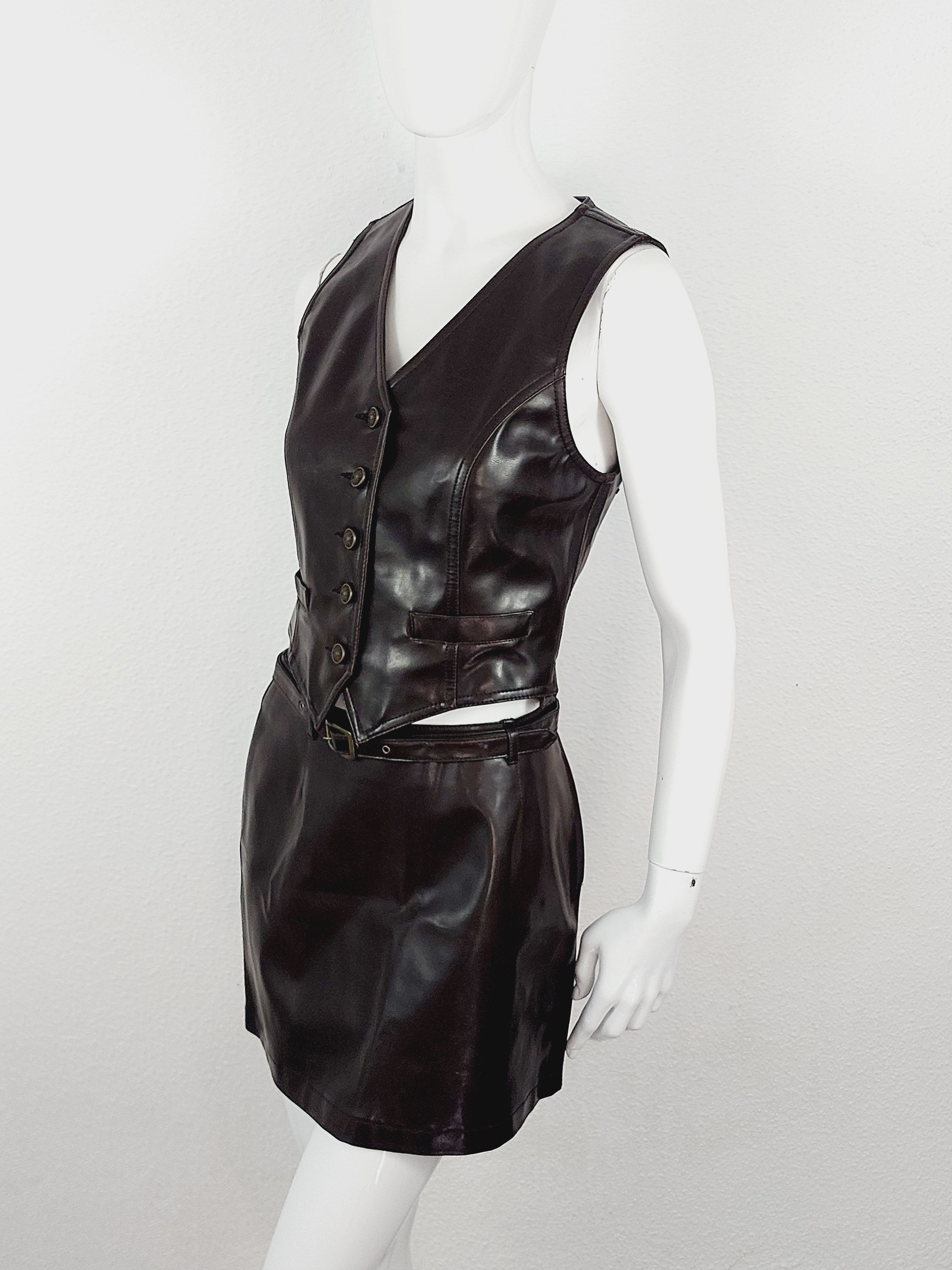 Moschino Moschino Studded Heart Vinyl Bella Hadid Vest Skirt Set Size M / US 6-8 / IT 42-44 - 7 Thumbnail