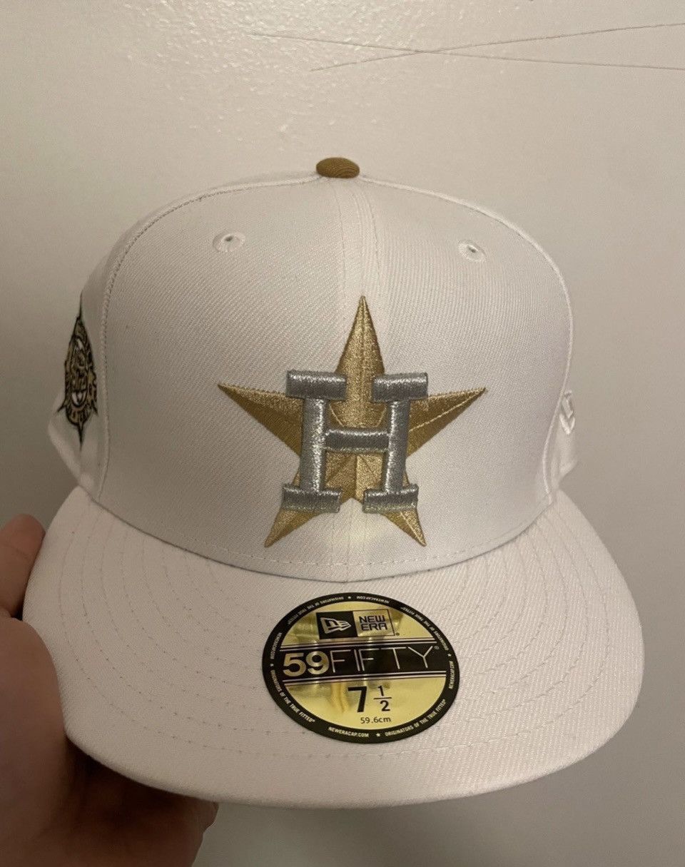 image of New Era All The Right Houston Astros Travis Scott Pack Size 7 1/2 B in White, Men's