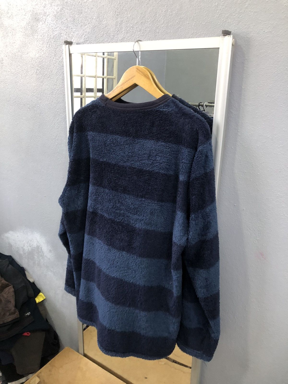 Uniqlo Disney x Uniqlo Fuzzy Stripe Mickey Sweater XL Size US XL / EU 56 / 4 - 7 Thumbnail