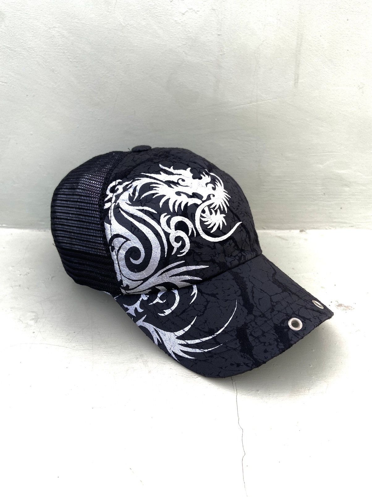 If Six Was Nine 2000s dragon skull trucker hat Size ONE SIZE - 2 Thumbnail