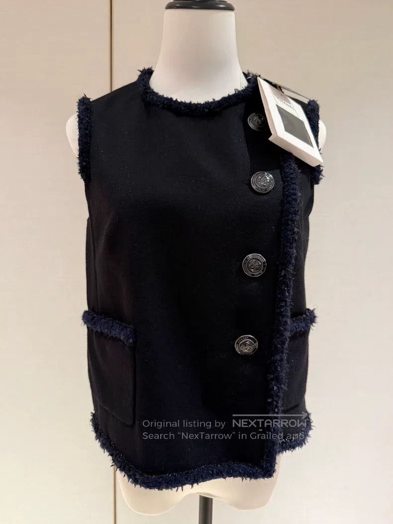 Chanel Chanel 18A Hamburg Series Dark Blue Vest Jacket Size XS / US 0-2 / IT 36-38 - 1 Thumbnail