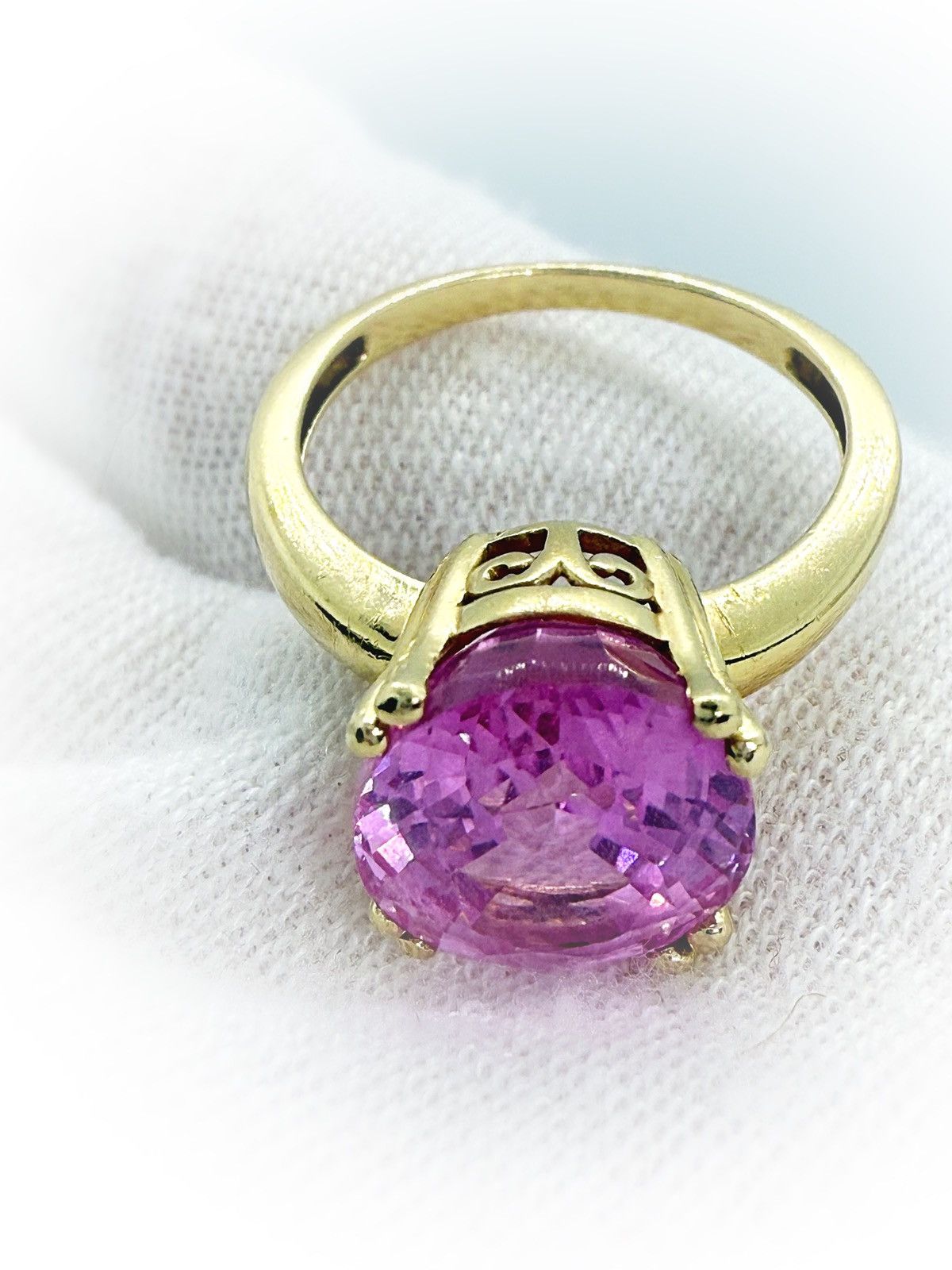 Nordstrom Stunning Pink Sapphire 10k Gold Ring! Size ONE SIZE - 6 Thumbnail