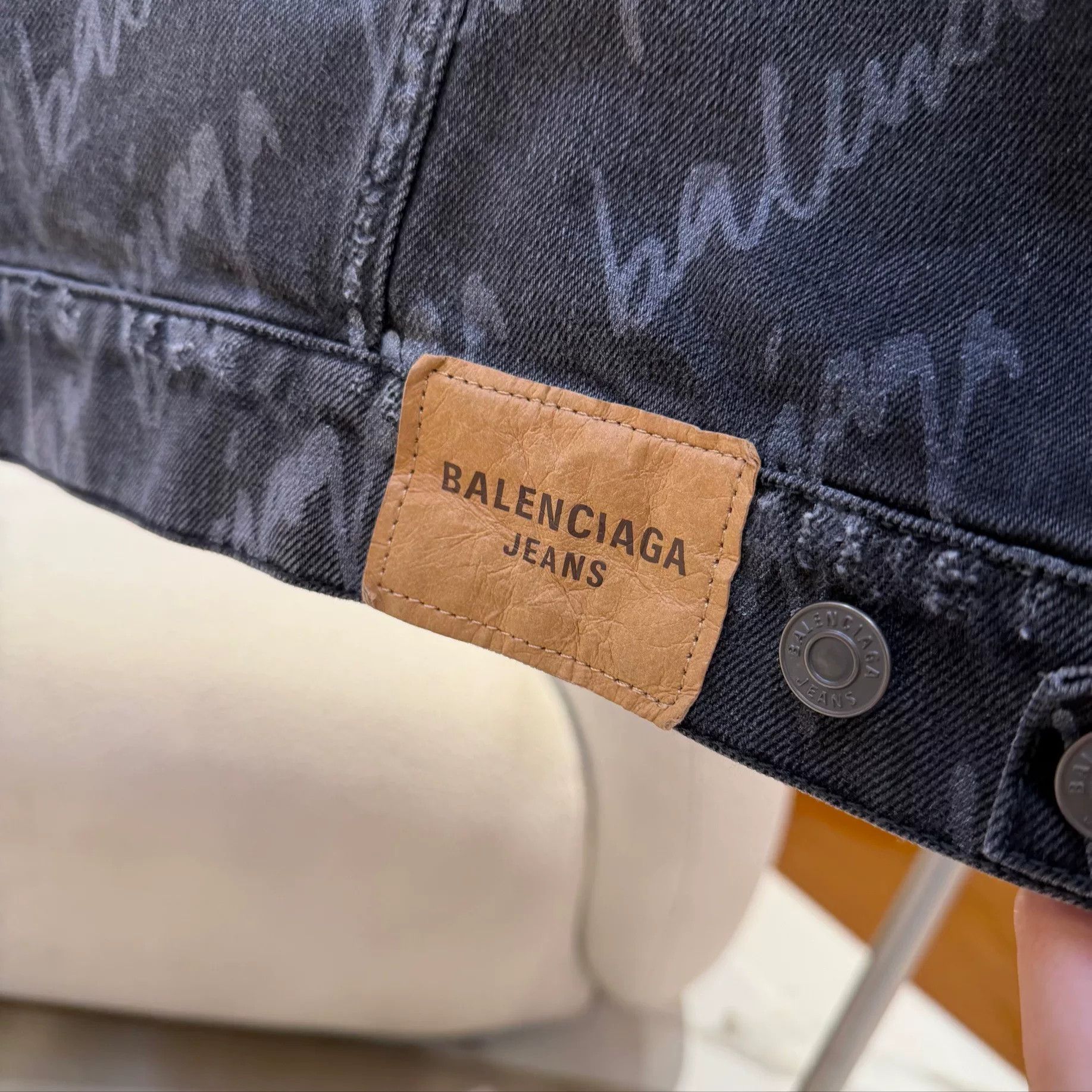 Balenciaga balenciaga oversized logo denim jacket Size US L / EU 52-54 / 3 - 4 Thumbnail