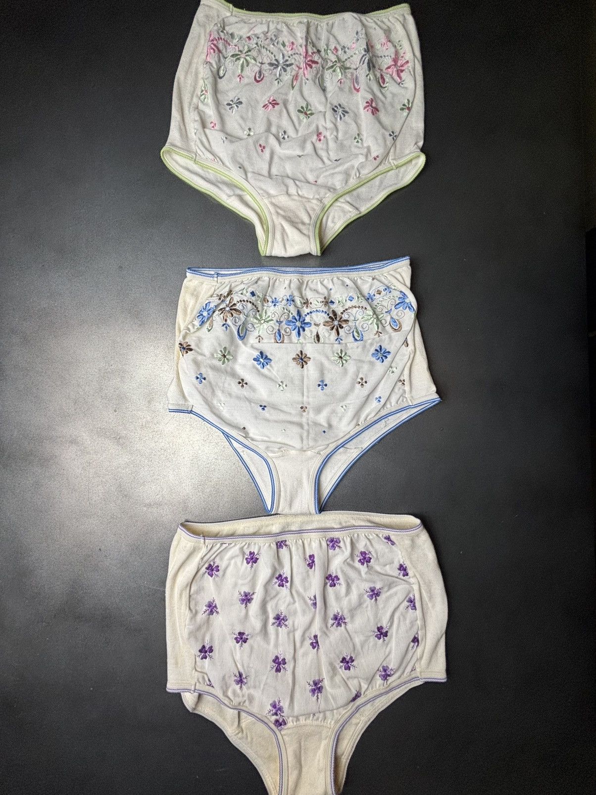 Marks & Spencer × Vintage 3 Pairs 1970s Underwear Vintage Embroidered Floral Panties Size ONE SIZE - 2 Thumbnail