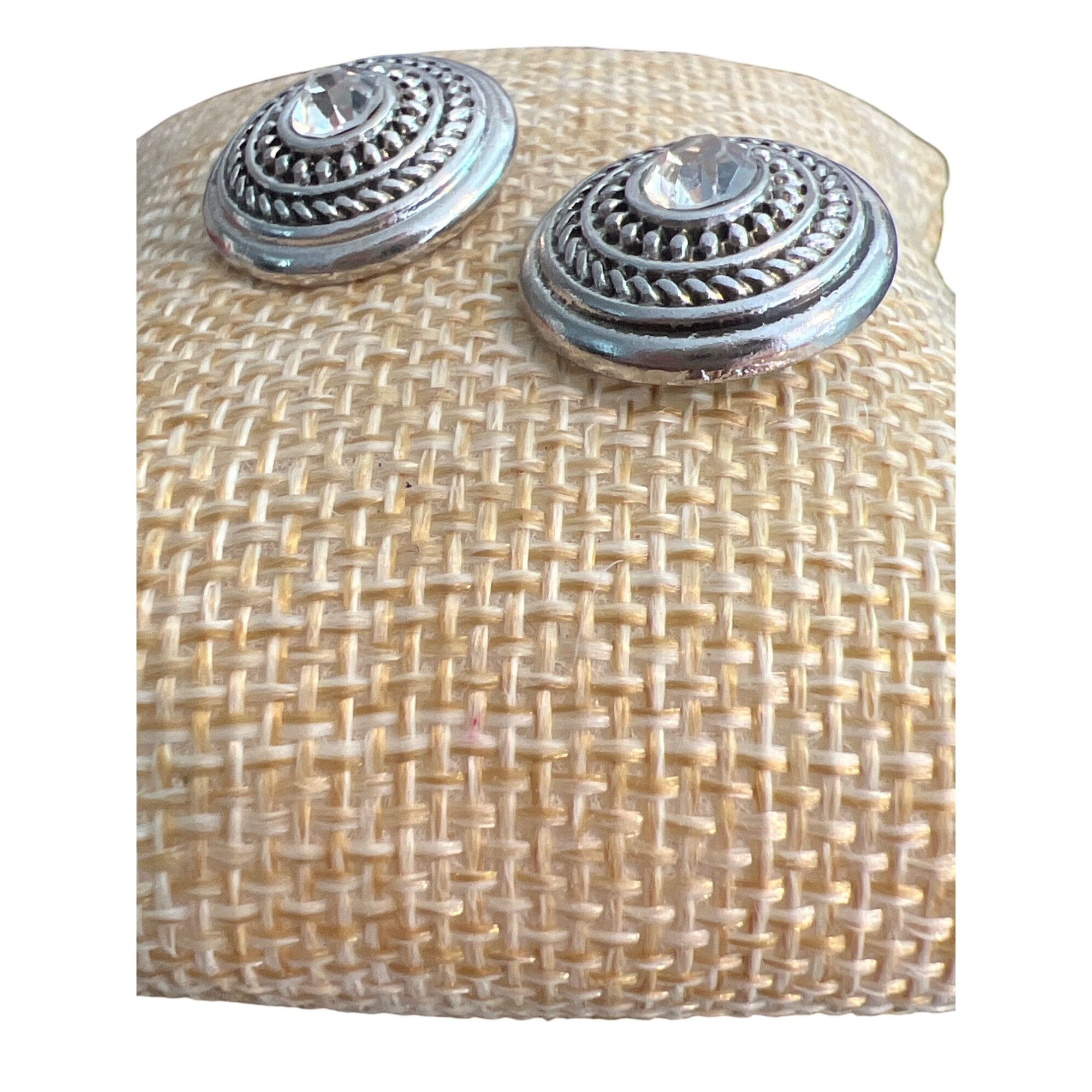 Other Vintage Round Stud Earrings Clear Rhinestone Center Intricat Size ONE SIZE - 3 Thumbnail