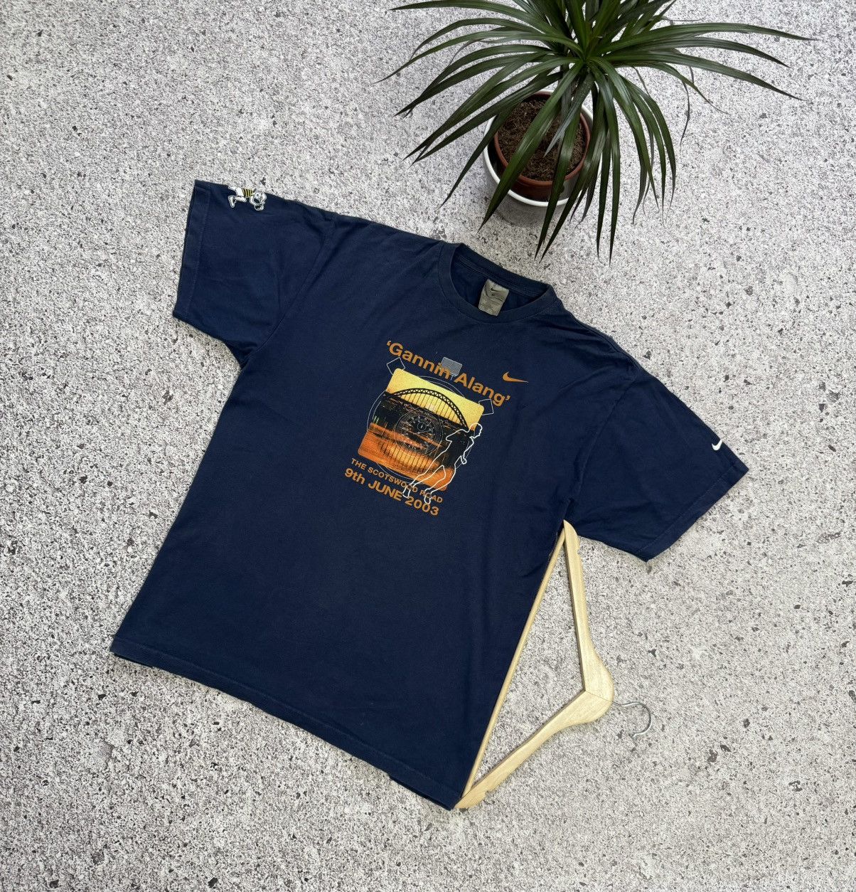 Nike × Vintage Vintage 2003 Nike Gannin Alang The Scotswood Road T-shirt Size US XL / EU 56 / 4 - 1 Thumbnail