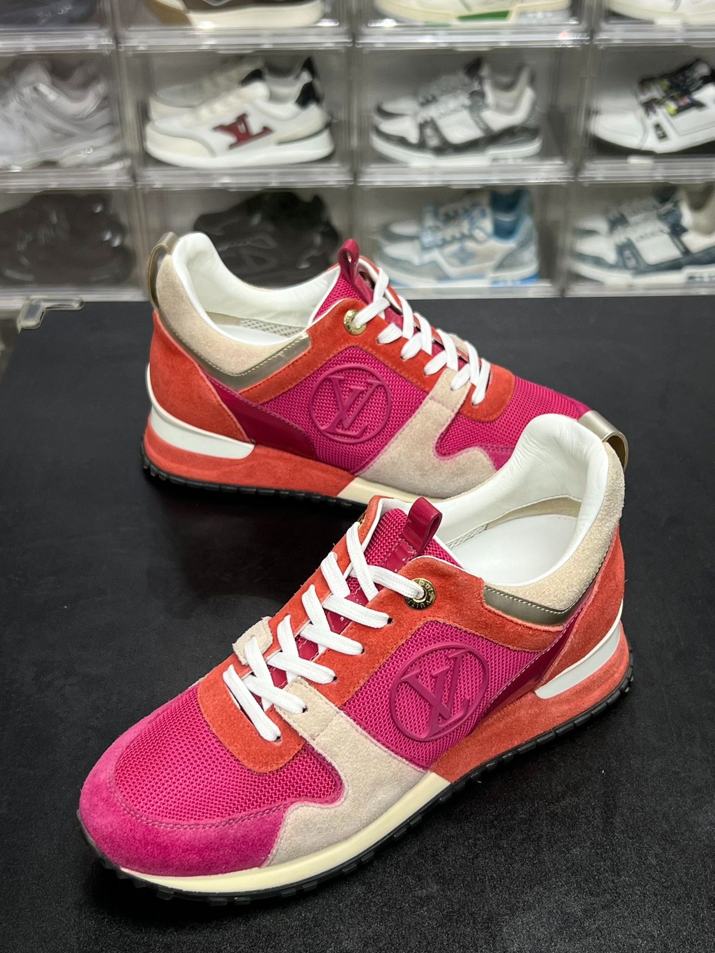 Louis Vuitton Louis Vuitton Casual Pink Lowtop Sneakers us_6 Women Size US 6 / IT 36 - 1 Thumbnail