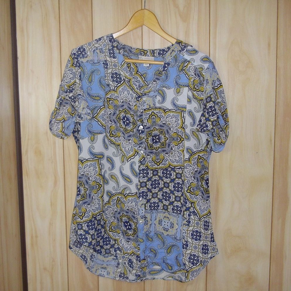 Other db Established 1962 Paisley V-Neck Short Sleeve Blouse L Size L / US 10 / IT 46 - 1 Thumbnail