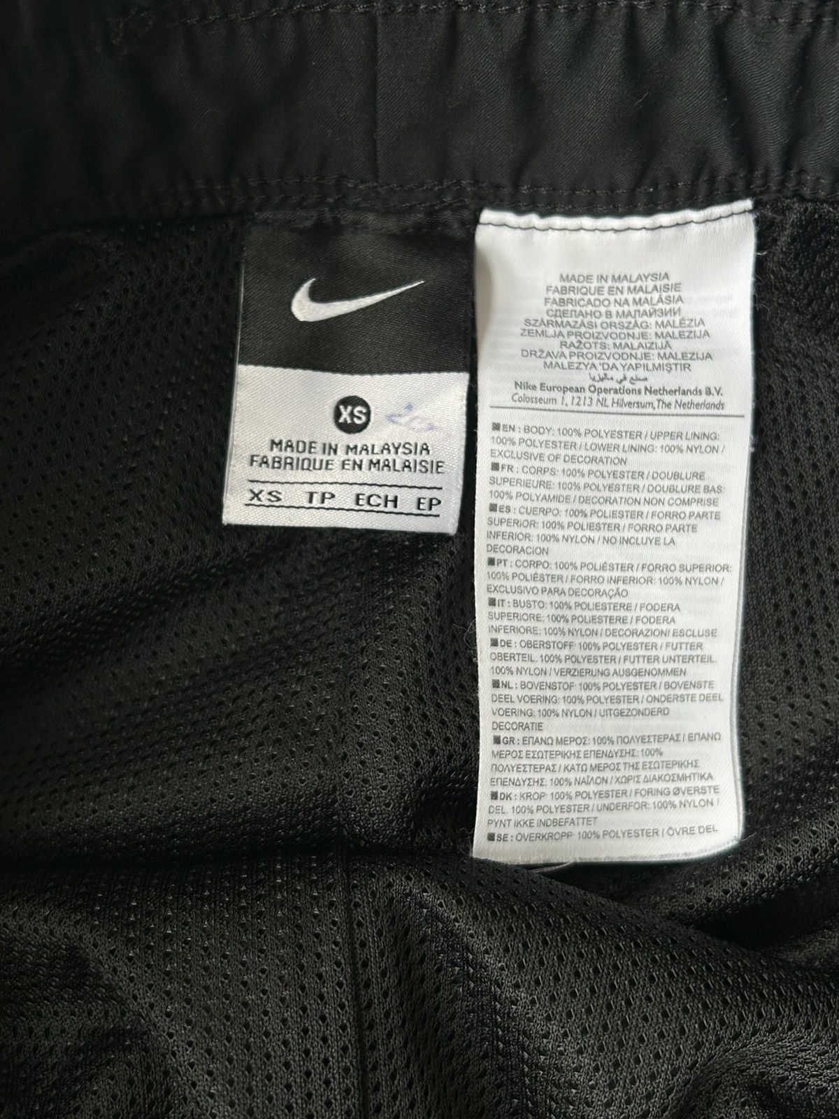 Nike Y2K Nike Swoosh Logo Gorpcore Black Track Pants Size 27" / US 4 / IT 40 - 7 Thumbnail