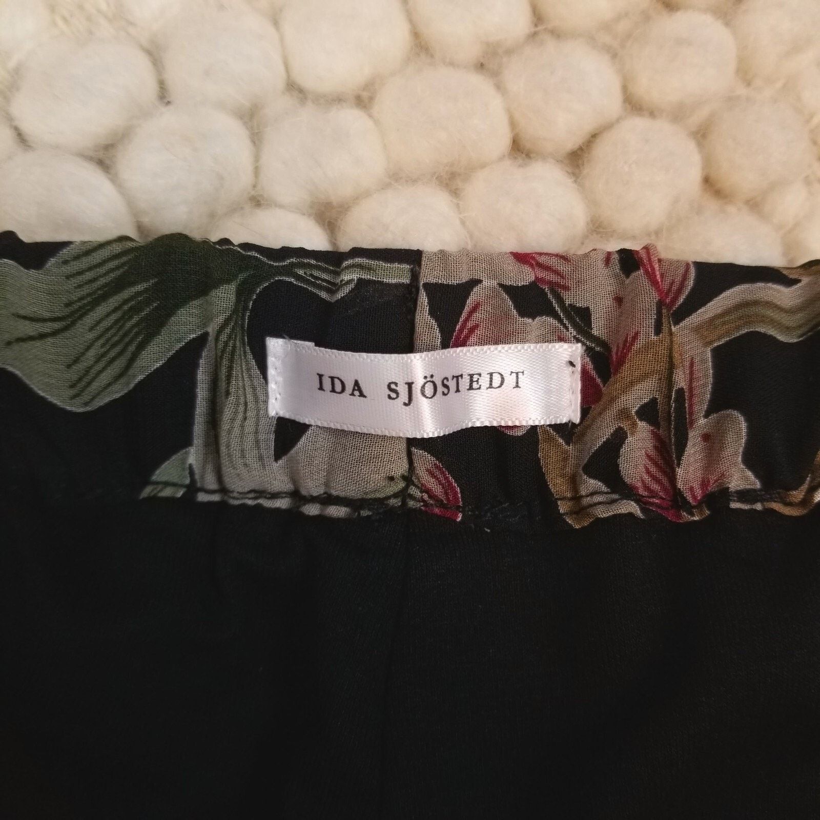 Other NWOT Ida Sjostedt Corinne Chiffon Shorts Black Floral EU 38 Size 30" / US 8 / IT 44 - 5 Thumbnail