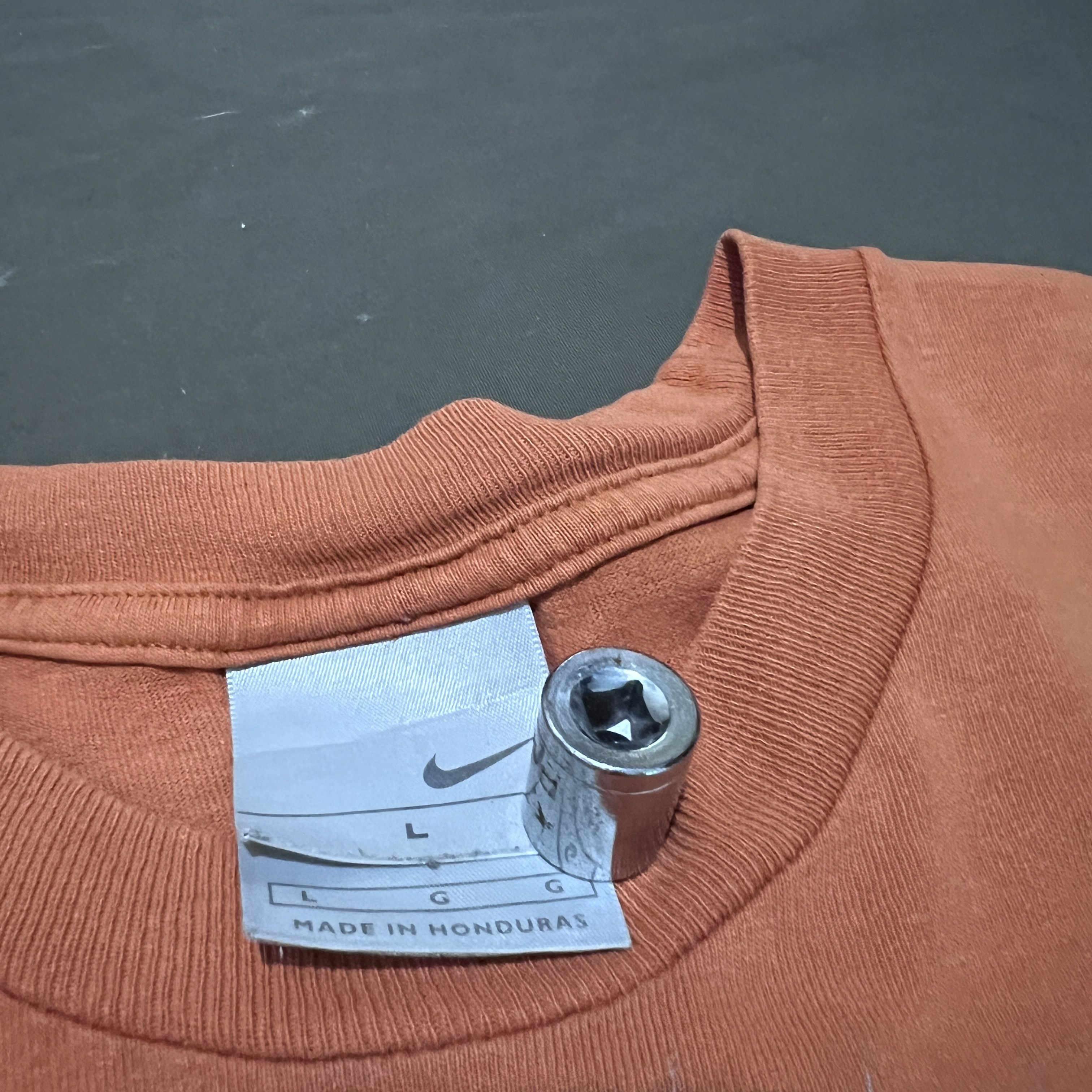 Nike × Vintage Vintage Y2K Nike Orange Tee Faded Size US L / EU 52-54 / 3 - 3 Thumbnail