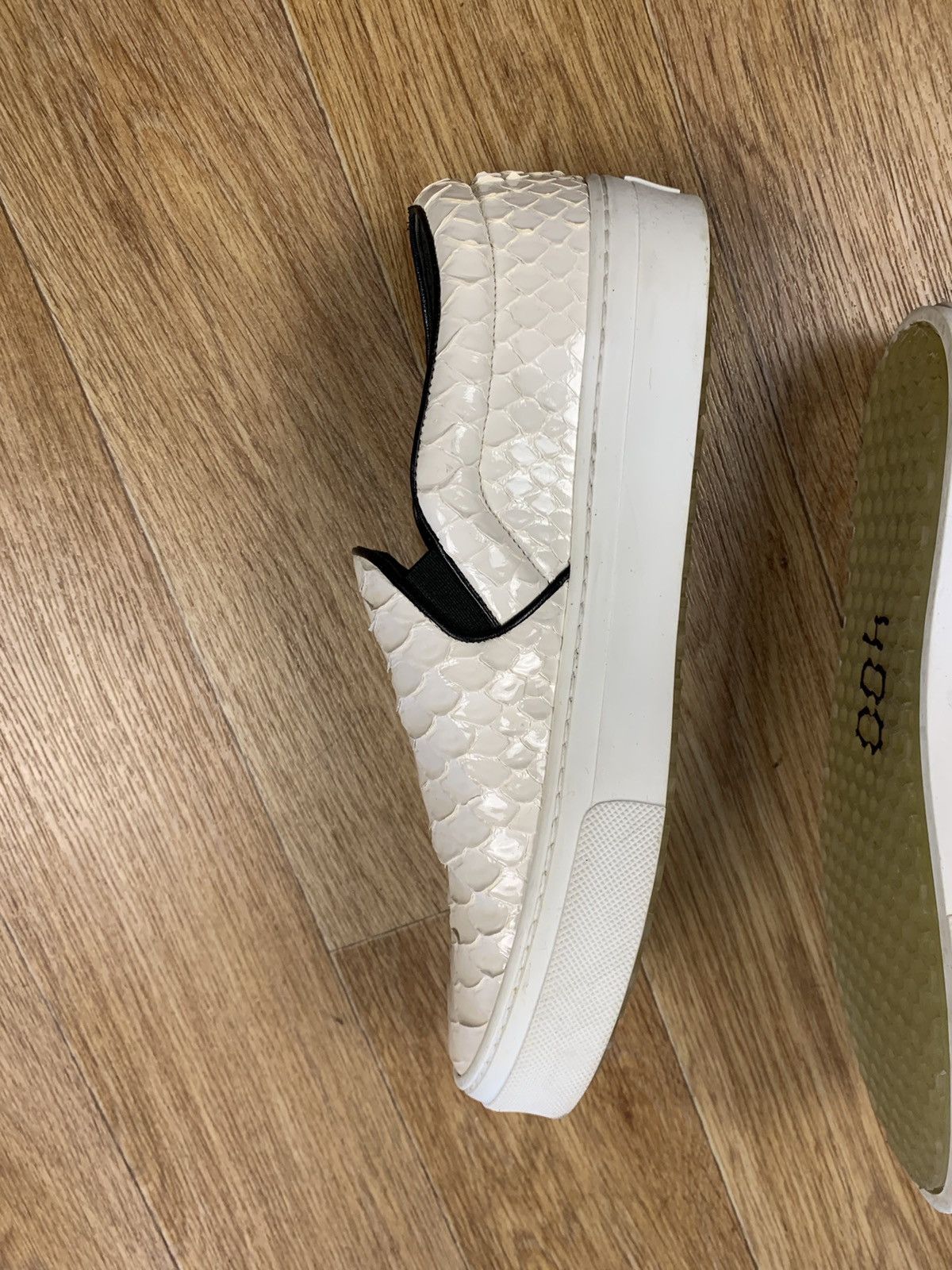 Celine Celine White Glossy Python Slip On Sneakers Size 37 Size US 7 / IT 37 - 11 Thumbnail