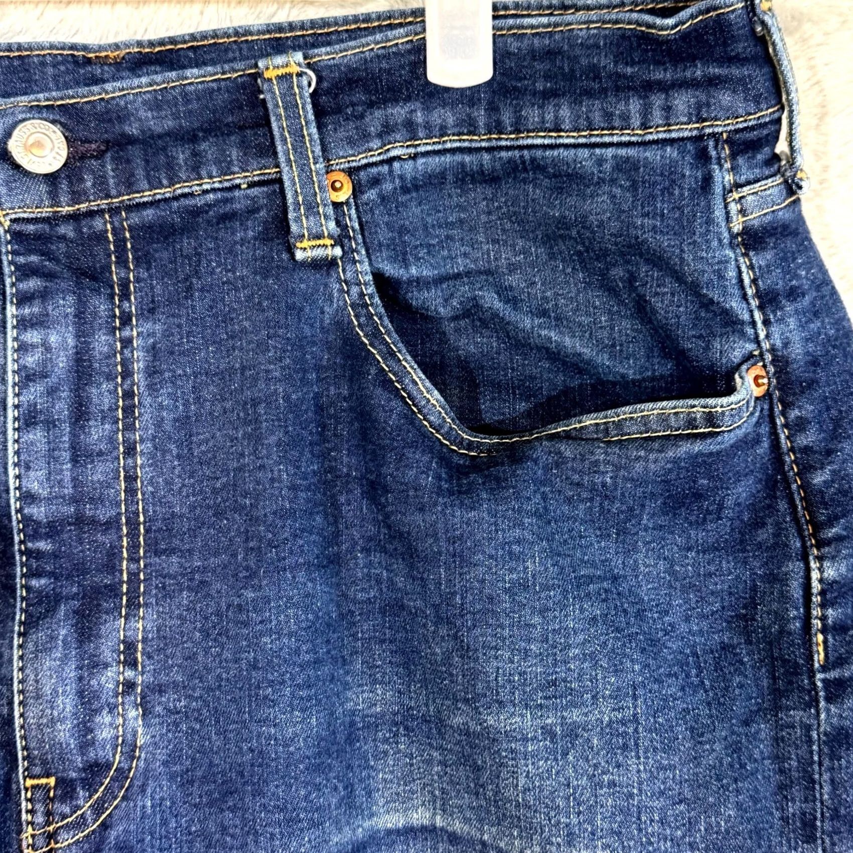 Levi's Levi’s 519 Men’s Jeans Straight Blue Denim Mid-Rise 38x34 Regular Fit Mens Jeans Regular Levi’s 519 Straight Leg Jeans Blue Denim Mid-Rise 38x34 Size US 38 / EU 54 - 4 Thumbnail