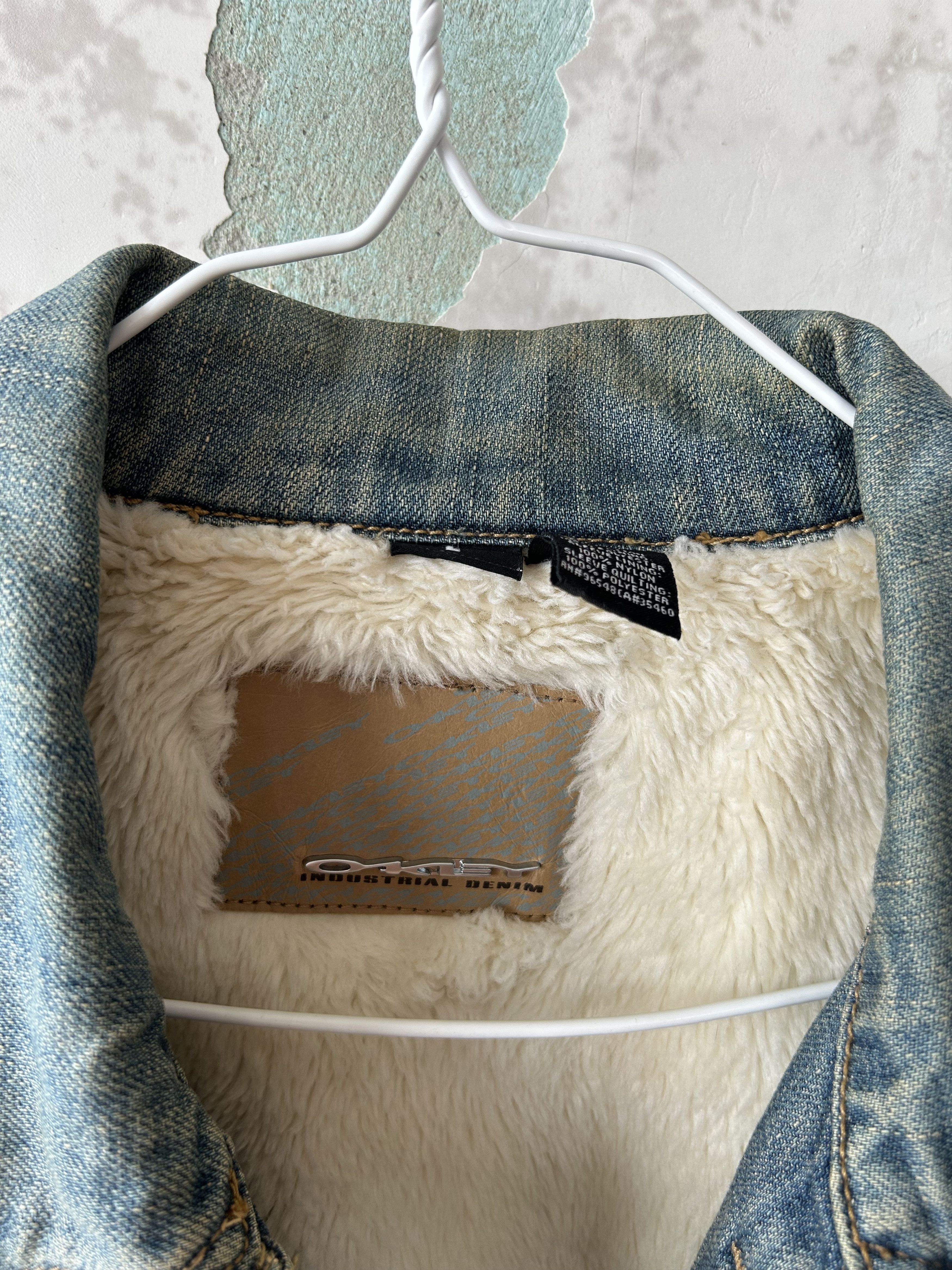 Oakley Vintage Oakley Sherpa Denim Jacket Trucker Lined Size US L / EU 52-54 / 3 - 6 Thumbnail