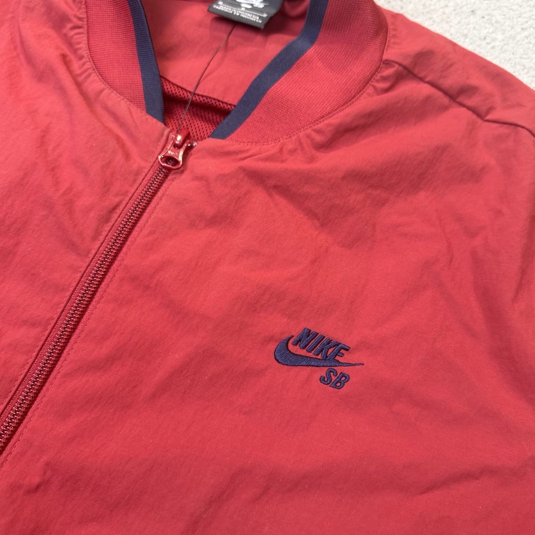 Nike Nike SB Jacket Mens M Red Full Zip Pockets Windbreaker Sports Skateboarding Urban Casual Shirt? Size US M / EU 48-50 / 2 - 3 Thumbnail