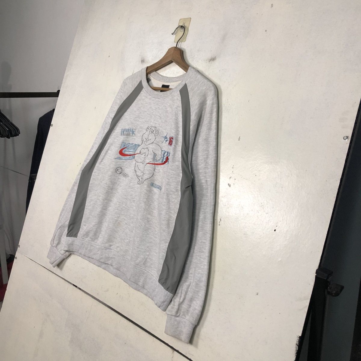 Japanese Brand 📌Vintage Sweatshirt Crewneck Big Logo Bear Embroidery Size US M / EU 48-50 / 2 - 4 Thumbnail