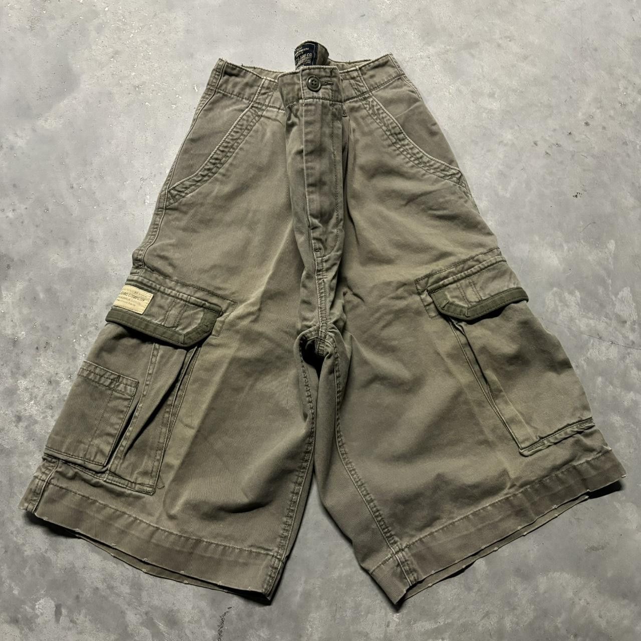 Japanese Brand × Vintage Crazy Vintage Y2K/2000s one Skater Cargo Shorts! Size US 36 / EU 52 - 1 Thumbnail