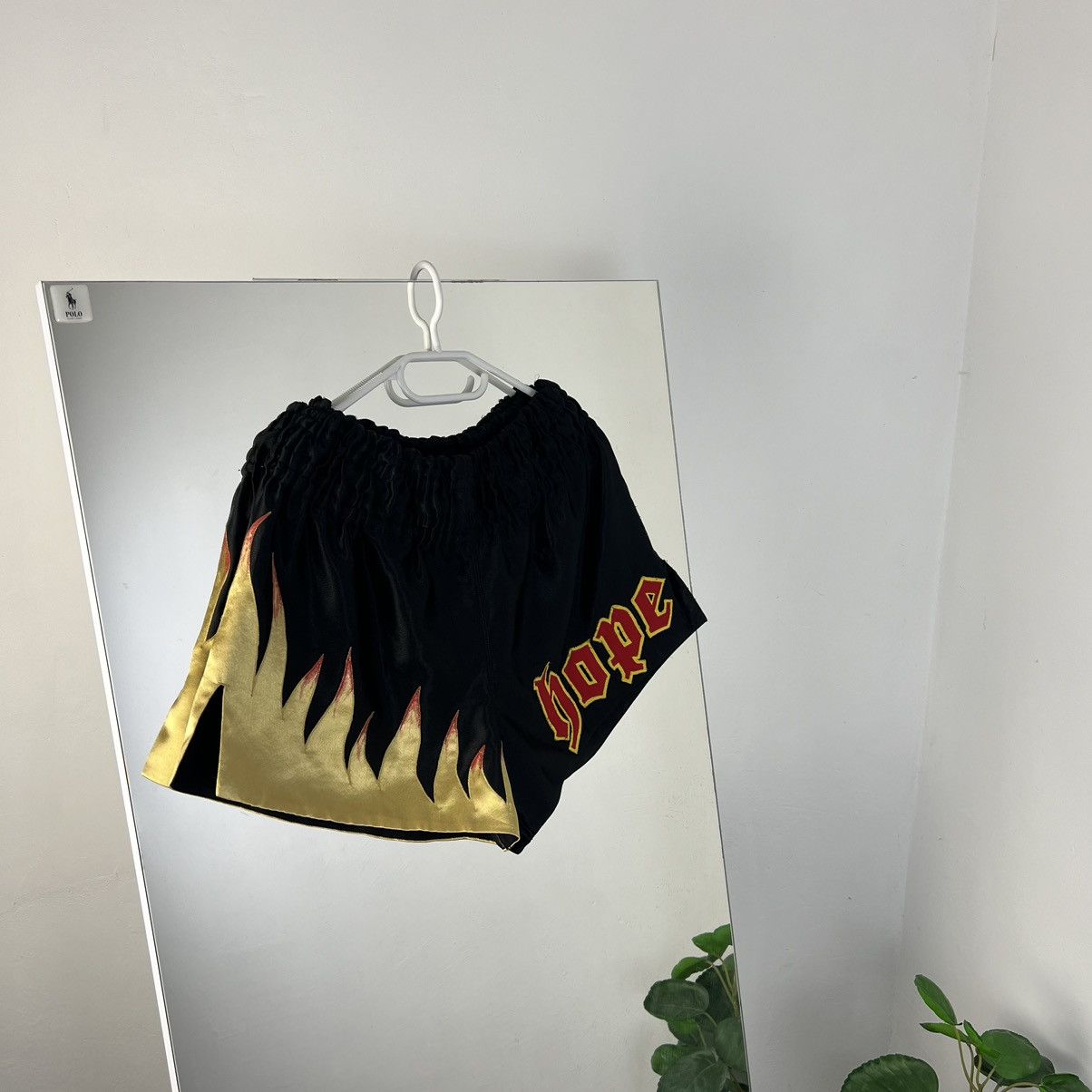 Vintage Vintage Y2K Flame Logo Thai Box Shorts Streetwear 90s Size US 32 / EU 48 - 1 Thumbnail
