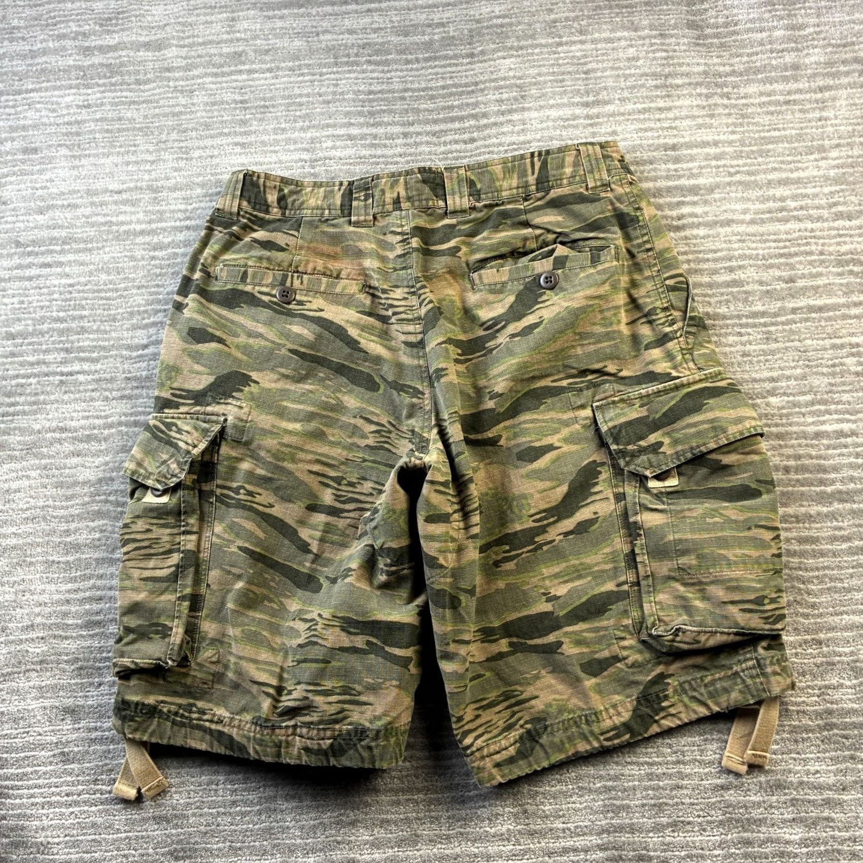 Gap VINTAGE Gap Shorts Mens 30 Cargo Military Paratrooper Tiger Stripe Green Size US 30 / EU 46 - 2 Thumbnail