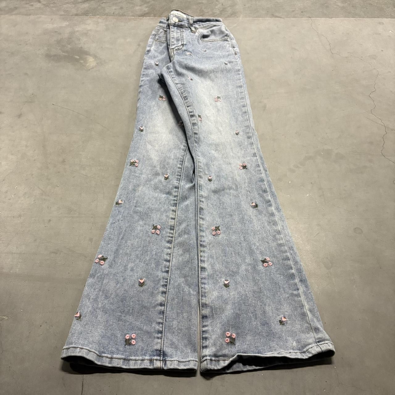 Vintage Crazy Vintage Y2K/2000s Flared Flower Embroidered Light Wash Denim Jeans! Size 24" / US 00 / IT 34 - 1 Thumbnail