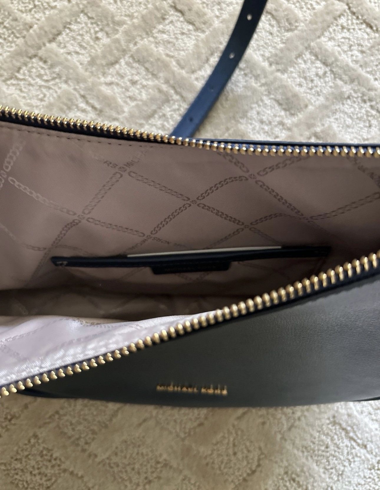 Michael Kors Michael Kors Cheryl Navy Blue Leather Size ONE SIZE - 4 Thumbnail