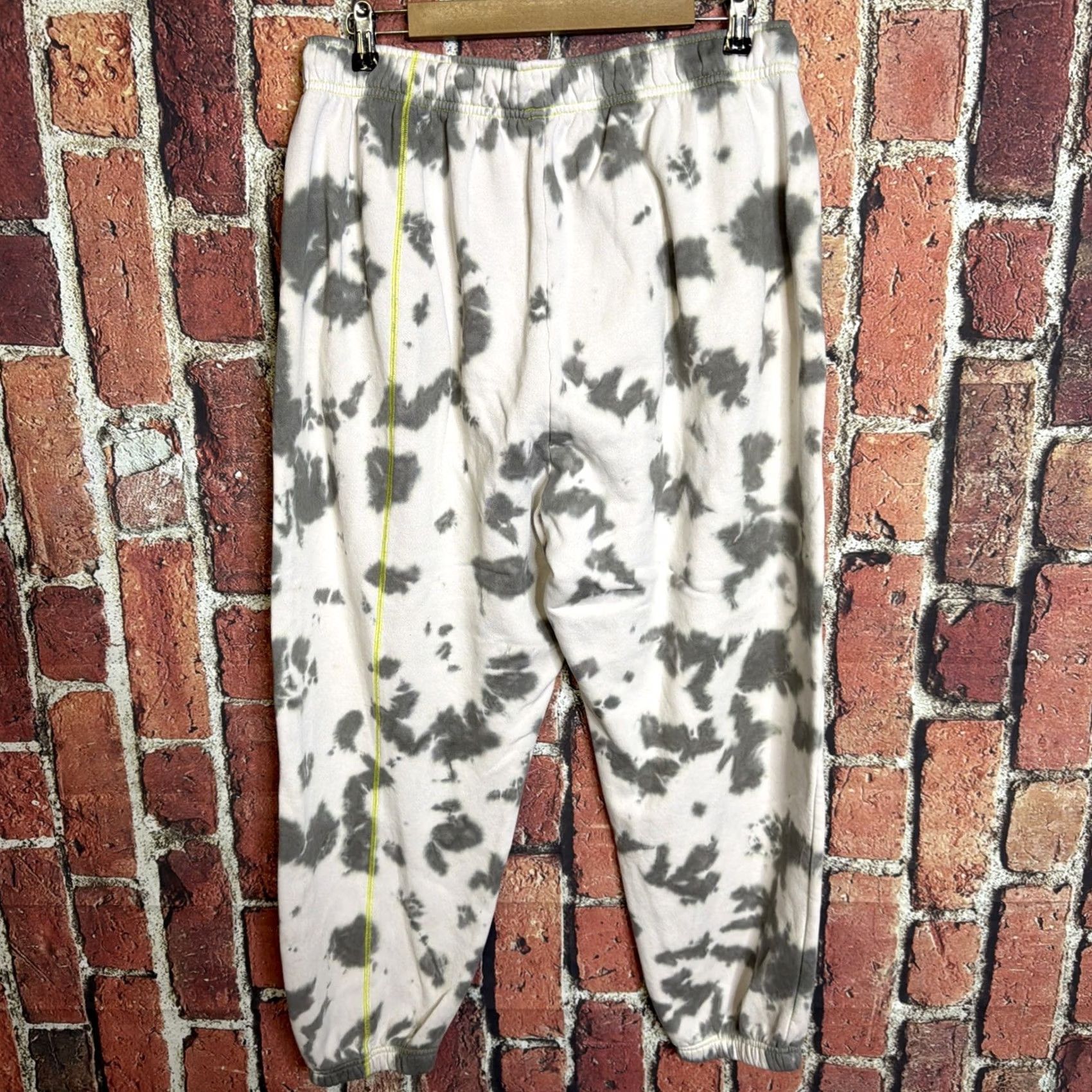 Nike VINTAGE Nike Sportswear Sweatpants Women’s 1X White Gray Tie Dye Fleece Mid Rise Gloves? Size 40" / US 18 - 3 Thumbnail