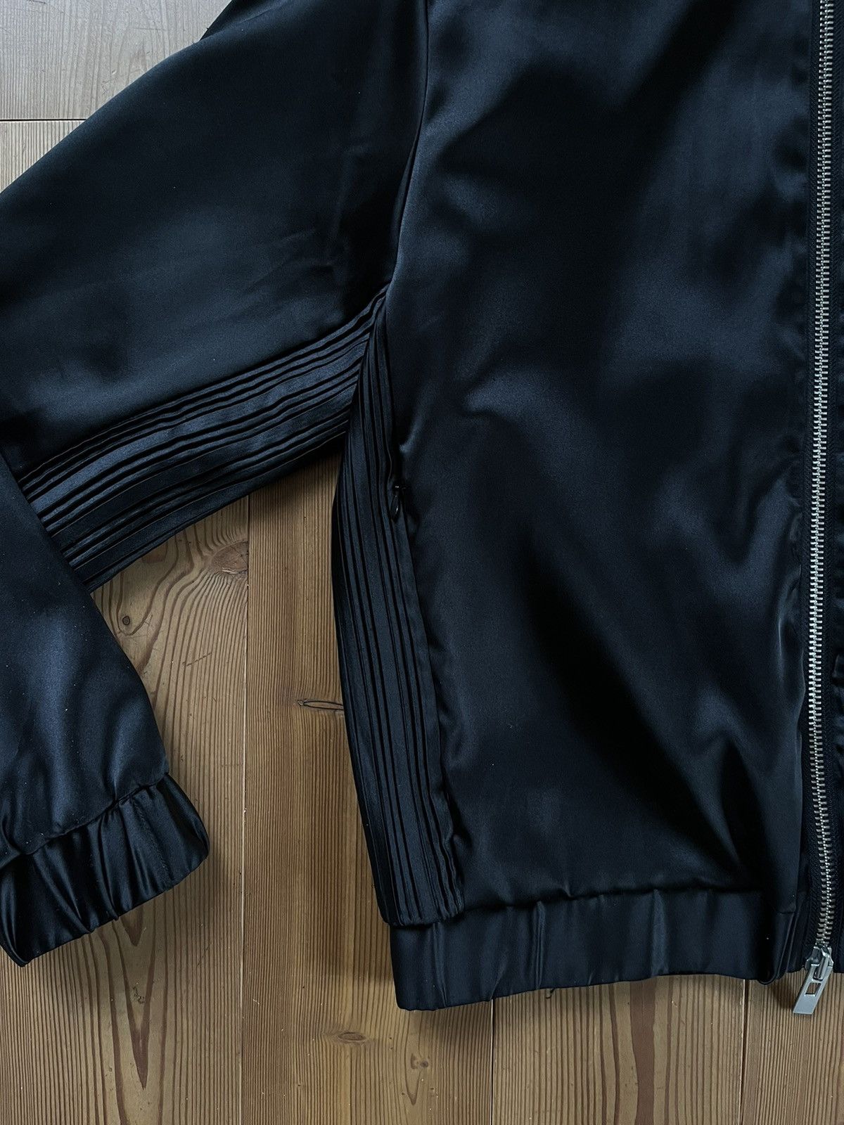 Han Kjobenhavn Satin Track Top Blouson Jacket Plissé Black Size US L / EU 52-54 / 3 - 8 Thumbnail