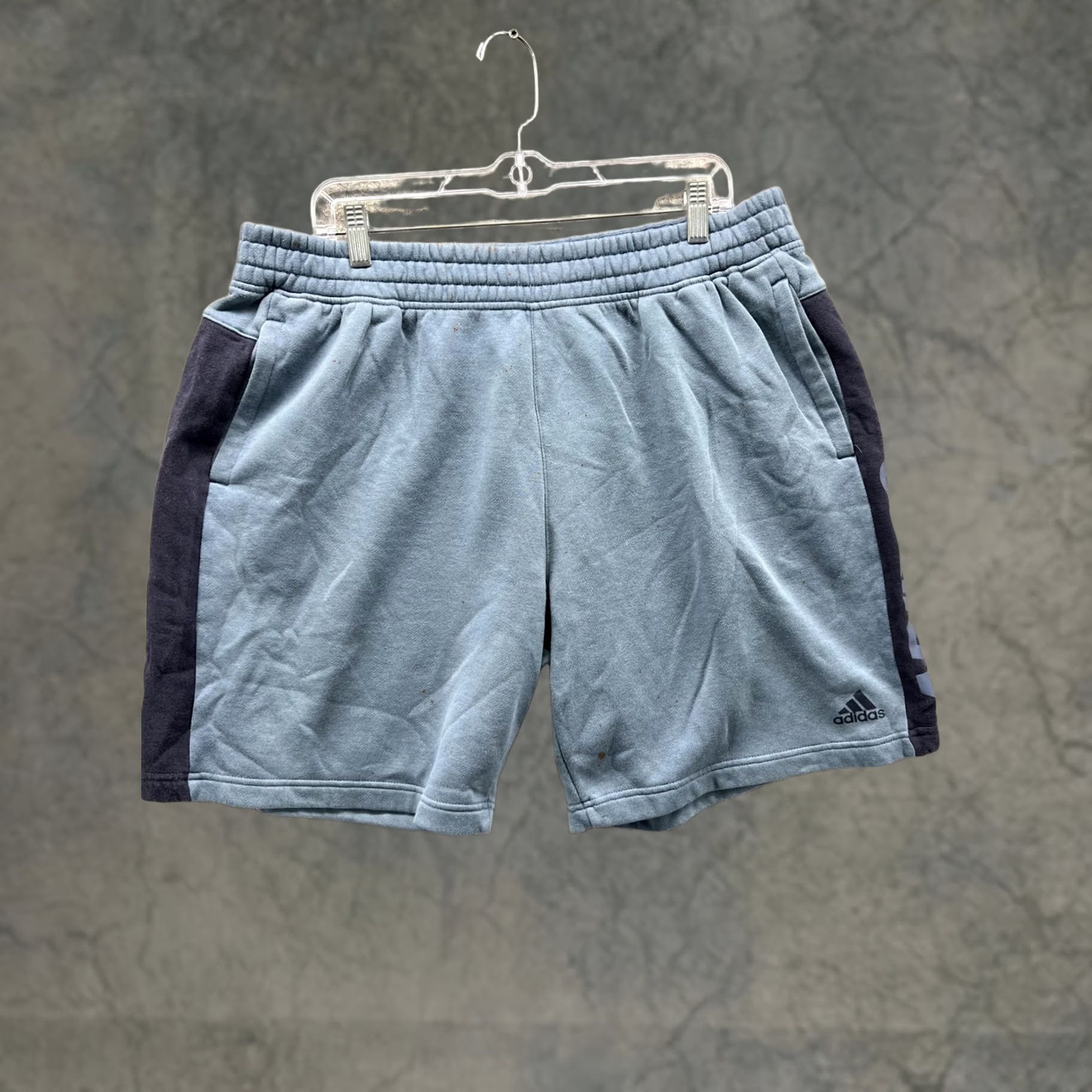 Adidas Adidas Sweat Shorts Mens XL Blue Navy Fleece Elastic Waist 8 Inseam Athletic Shorts Colorblock Pockets Casual Sportswear Size US 36 / EU 52 - 1 Thumbnail
