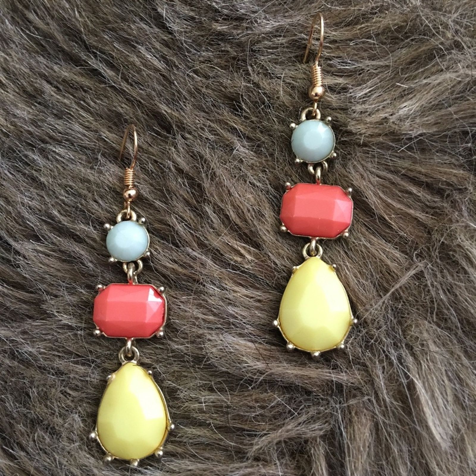 Jewelry Multi tone faceted glass dangle fish hook earrings Size ONE SIZE - 1 Thumbnail