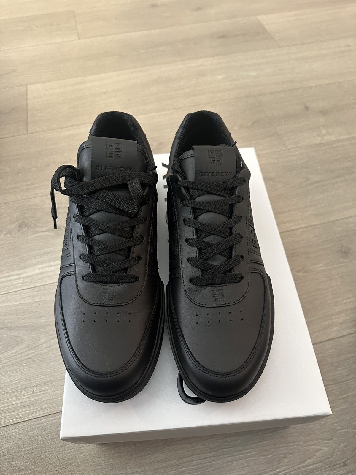 Givenchy Givenchy G4 logo Sneakers Size US 10.5 / EU 43-44 - 1 Thumbnail