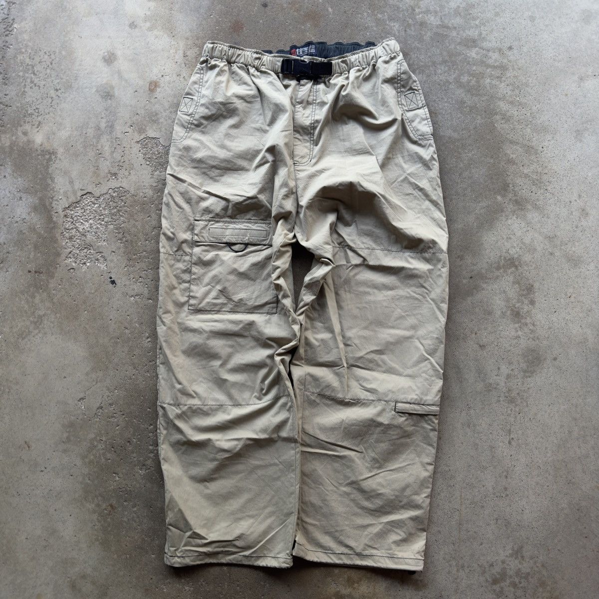American Eagle Outfitters VINTAGE BAGGY NYLON CARGO PARACHUTE PANTS AMERICAN EAGLE XL Size US 36 / EU 52 - 1 Thumbnail