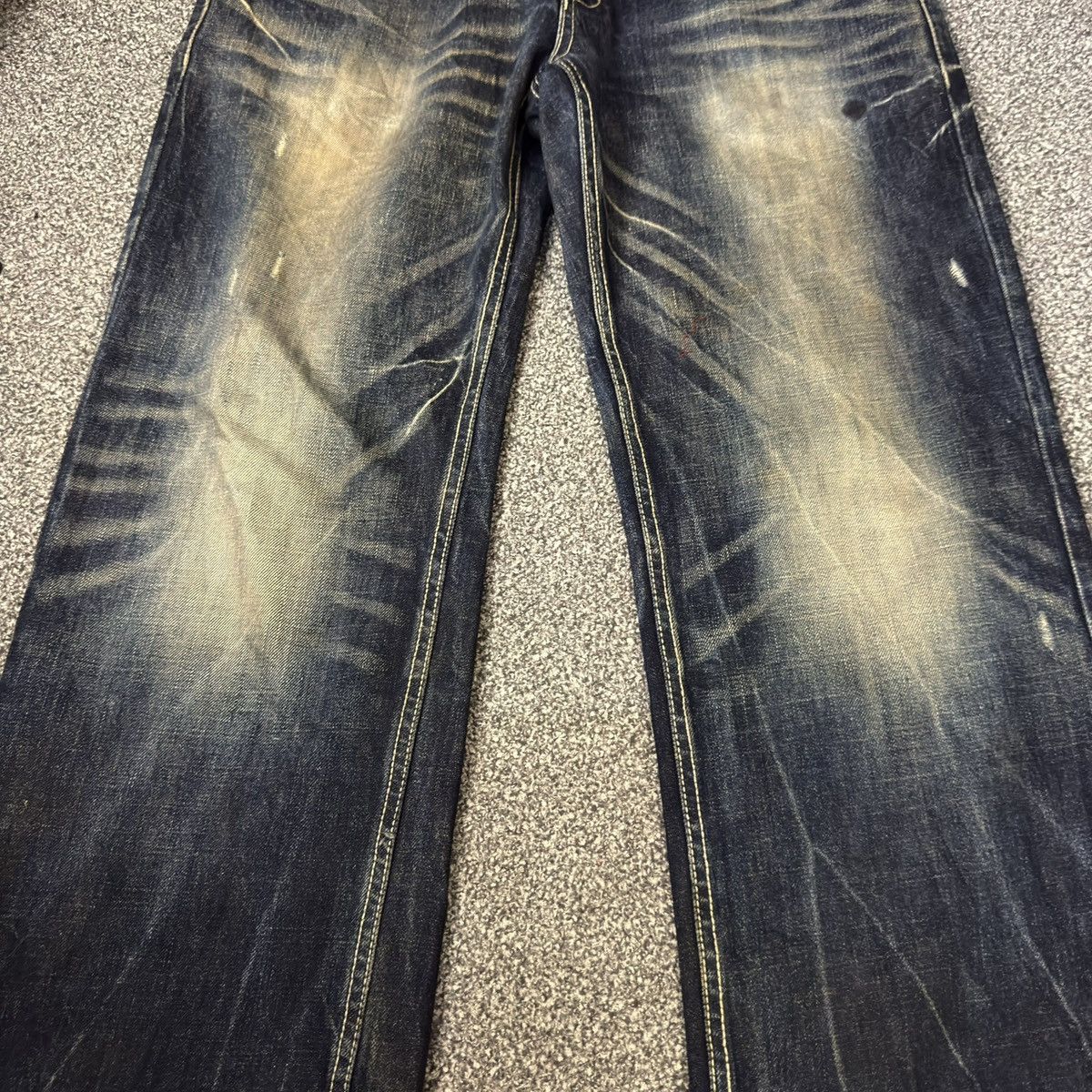 Le Grande Bleu (L.G.B.) 🔥🇯🇵 Studded Gem Bootcut RedPepper Gold Label Distressed Denim Size US 34 / EU 50 - 4 Thumbnail