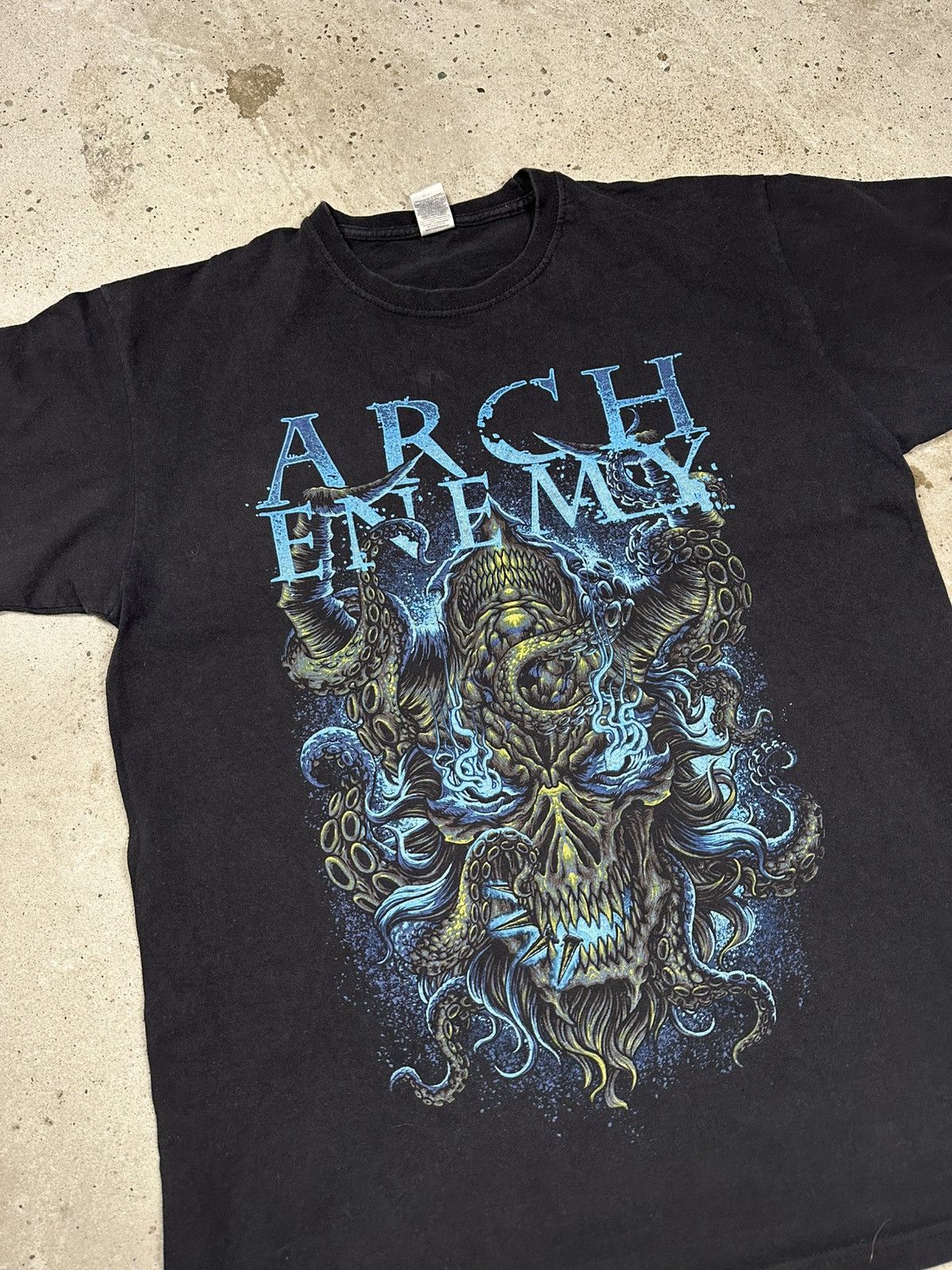 Band Tees × Vintage Vintage Y2K Arch Enemy Black Band Metal Tour Tee Size US L / EU 52-54 / 3 - 5 Thumbnail